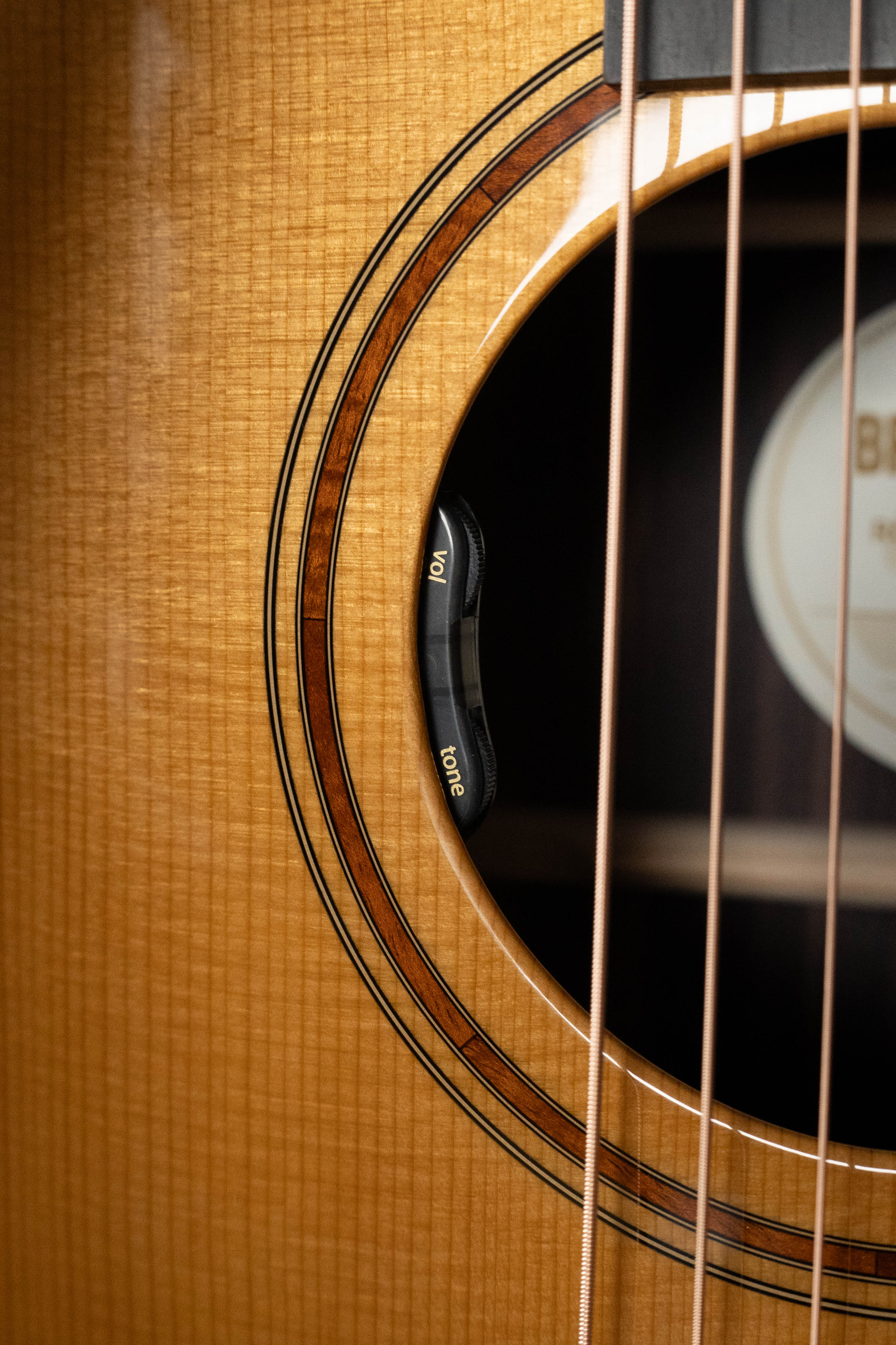 *New 2026 Model* Breedlove Roots Series Sitka/Rosewood Gloss Parlor Guitar w/LR Baggs Electronics #1277