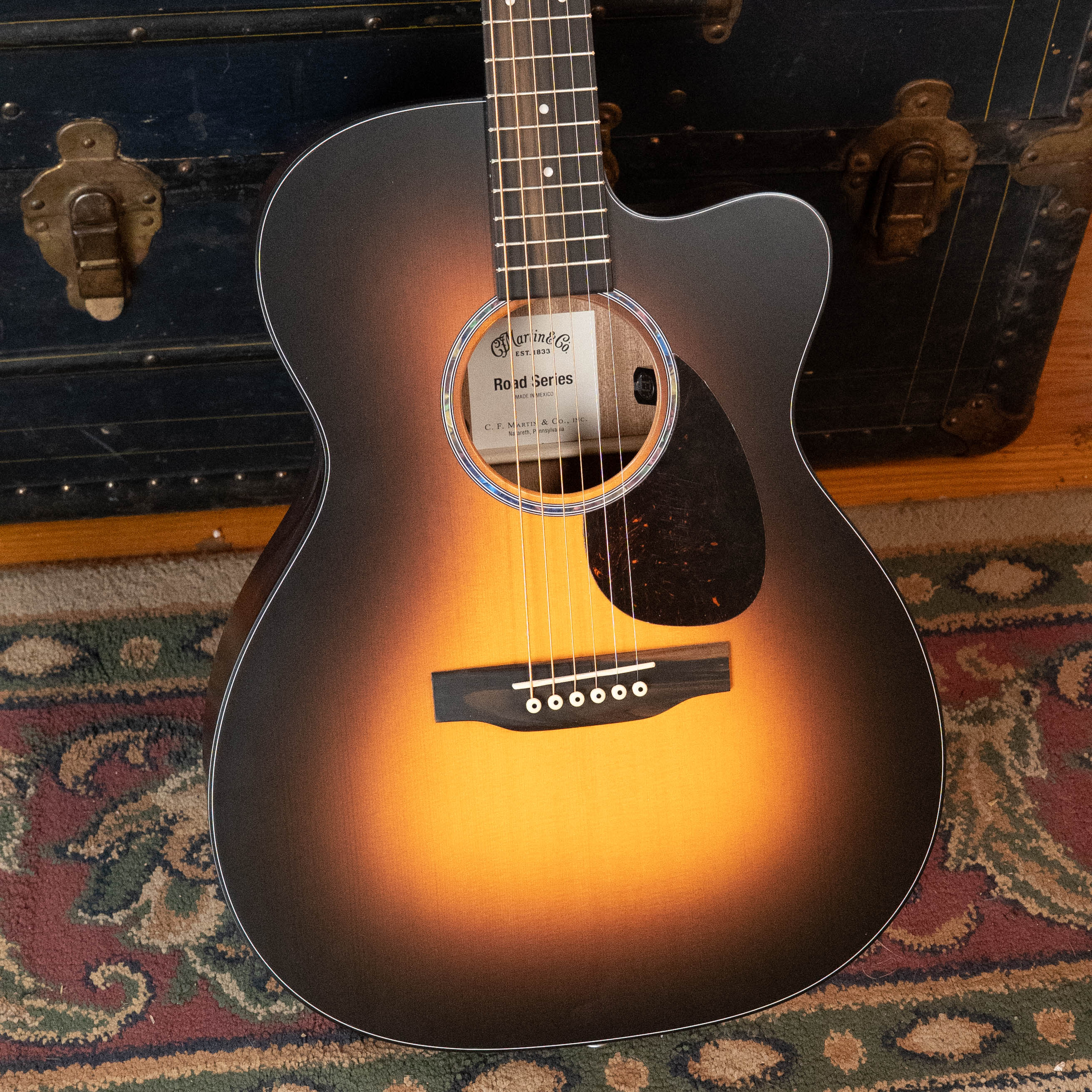 *New 2026 Model* Martin OMC-10E Modern Burst Road Series Spruce/Sapele Orchestra Model Cutaway Guitar w/Martin Electronics #9948