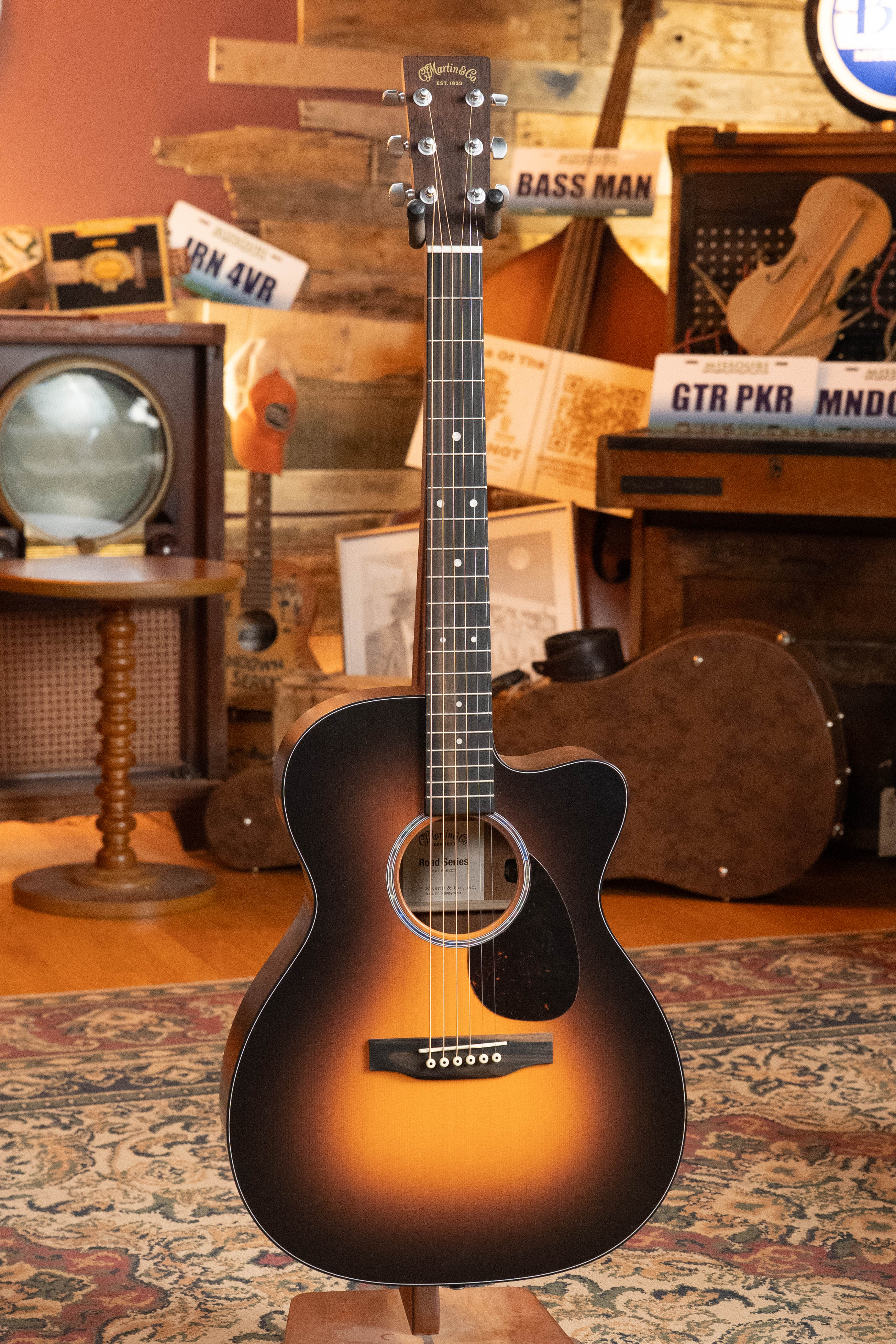 *New 2026 Model* Martin OMC-10E Modern Burst Road Series Spruce/Sapele Orchestra Model Cutaway Guitar w/Martin Electronics #9948