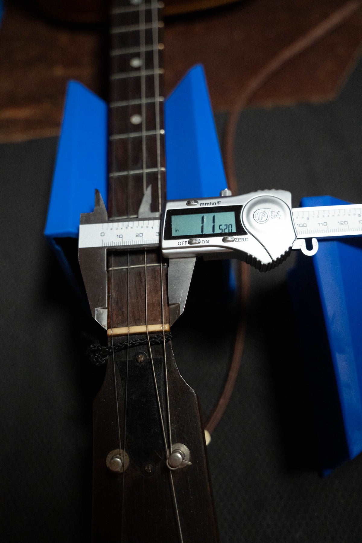 (Pre-Owned) 1930s Gibson Tenor Guitar