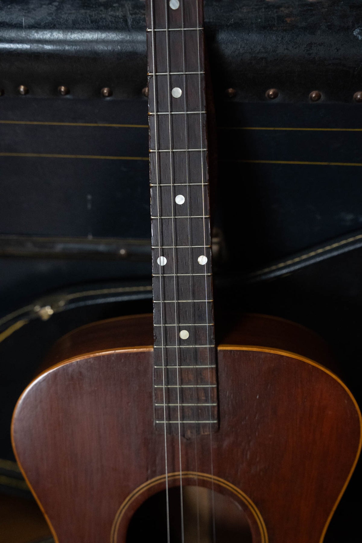 (Pre-Owned) 1930s Gibson Tenor Guitar