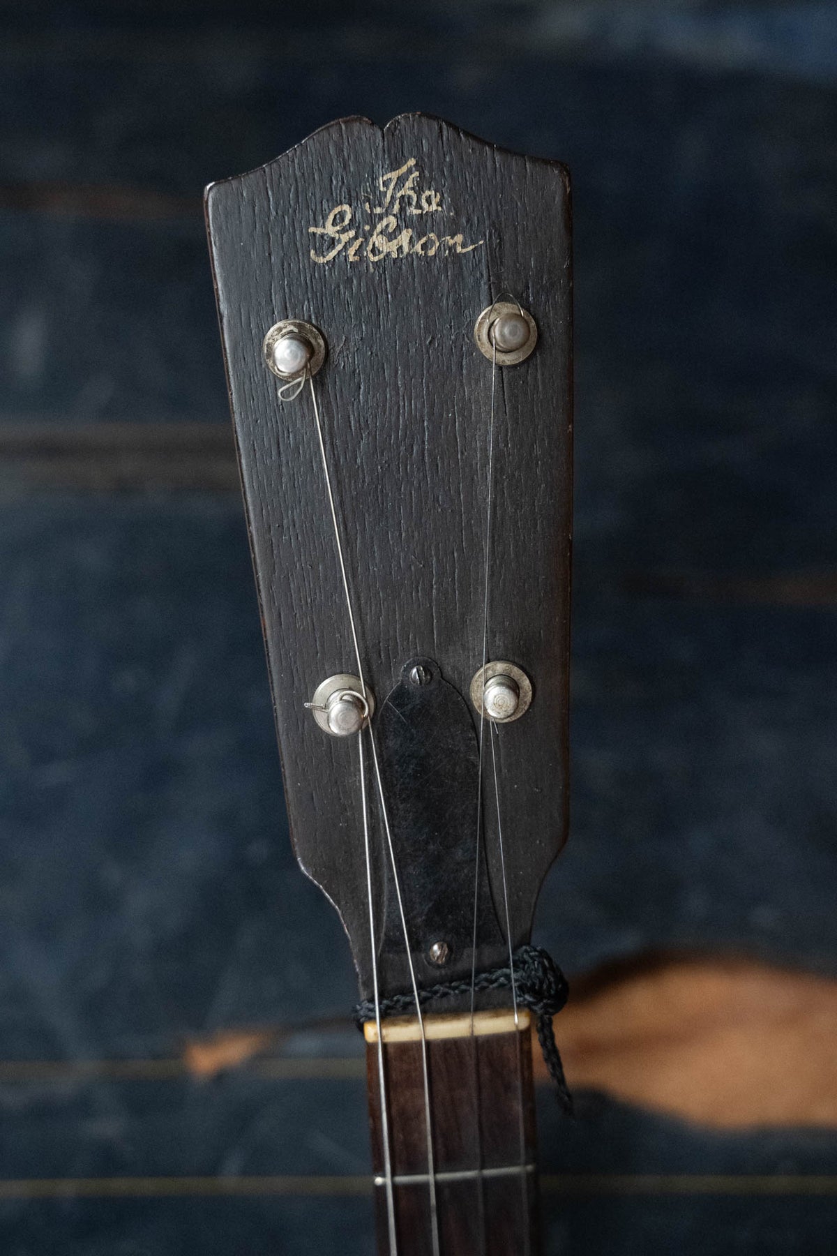 (Pre-Owned) 1930s Gibson Tenor Guitar