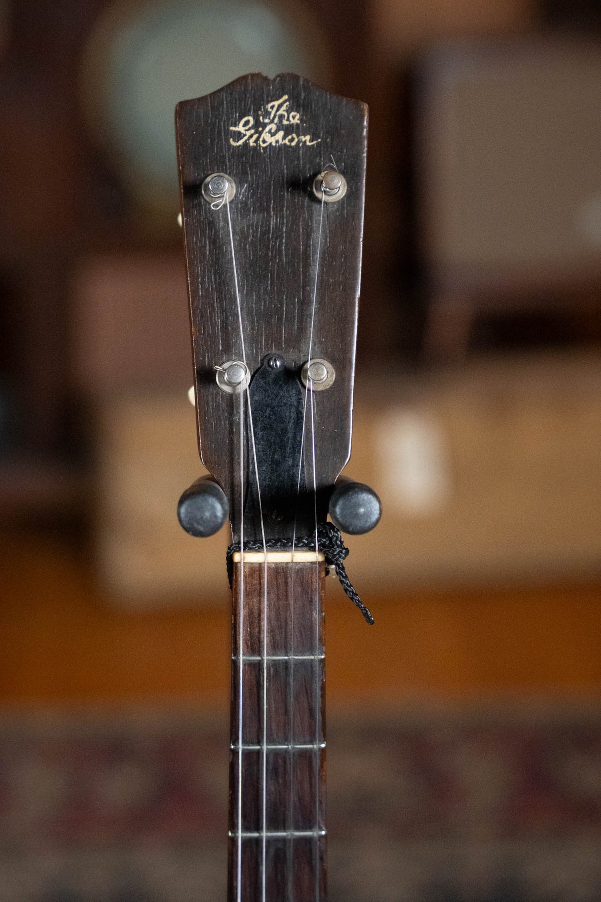 (Pre-Owned) 1930s Gibson Tenor Guitar