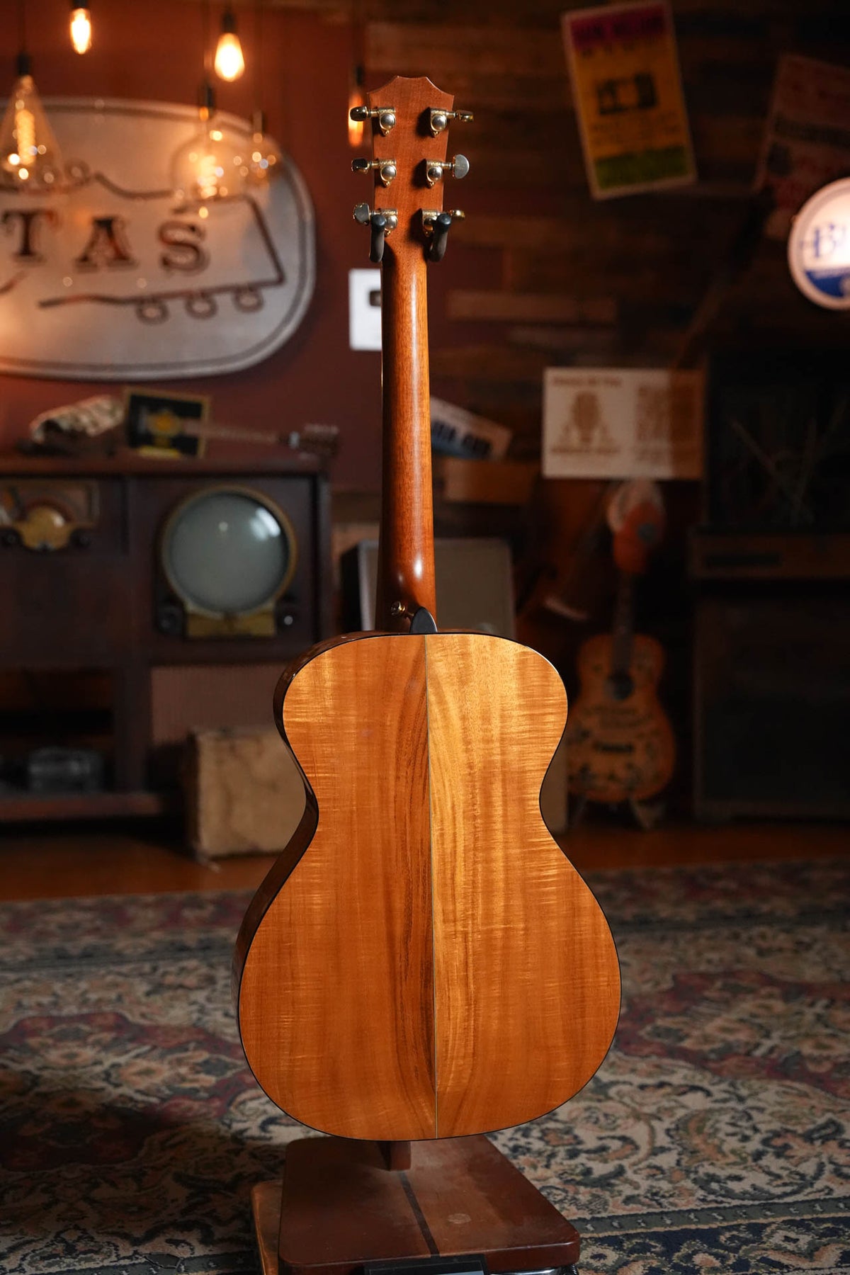 (Pre-Owned) 1999 Taylor K22 Grand Concert Acoustic Guitar #8140