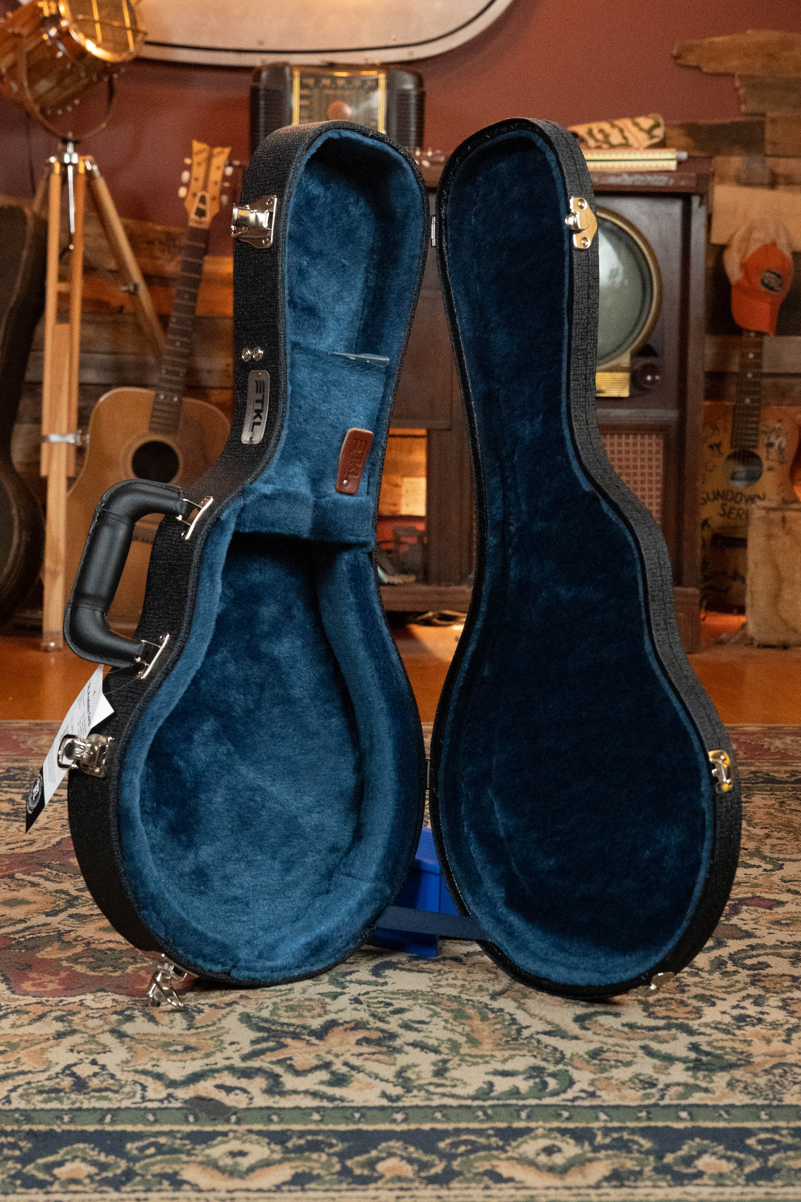 TKL 08852 Arch Top F-Style Limited Edition Hardshell Mandolin Case