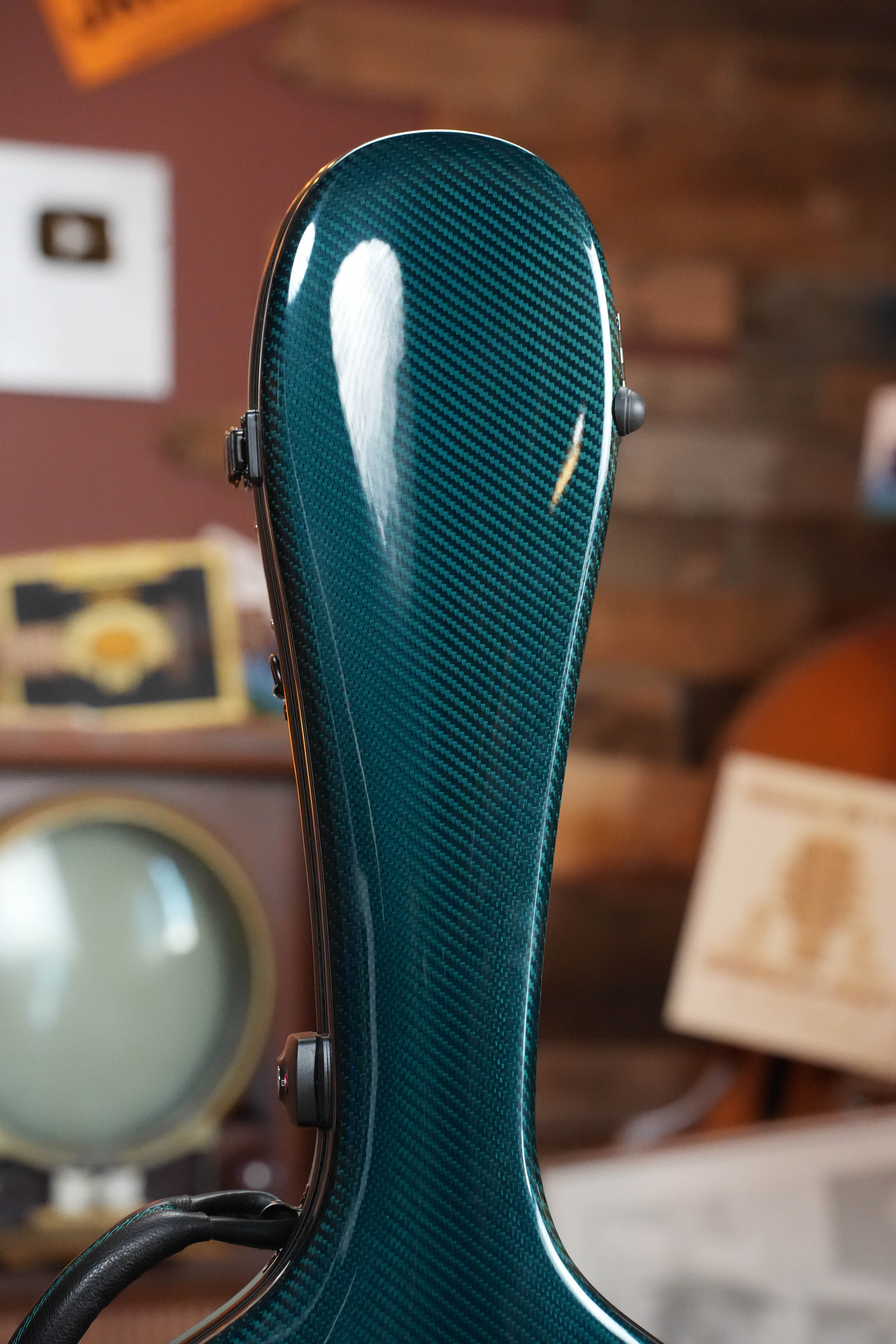 TKL Voyager 14-Fret Traditional OptiX Teal/Black Carbon Fiber Dreadnought Case