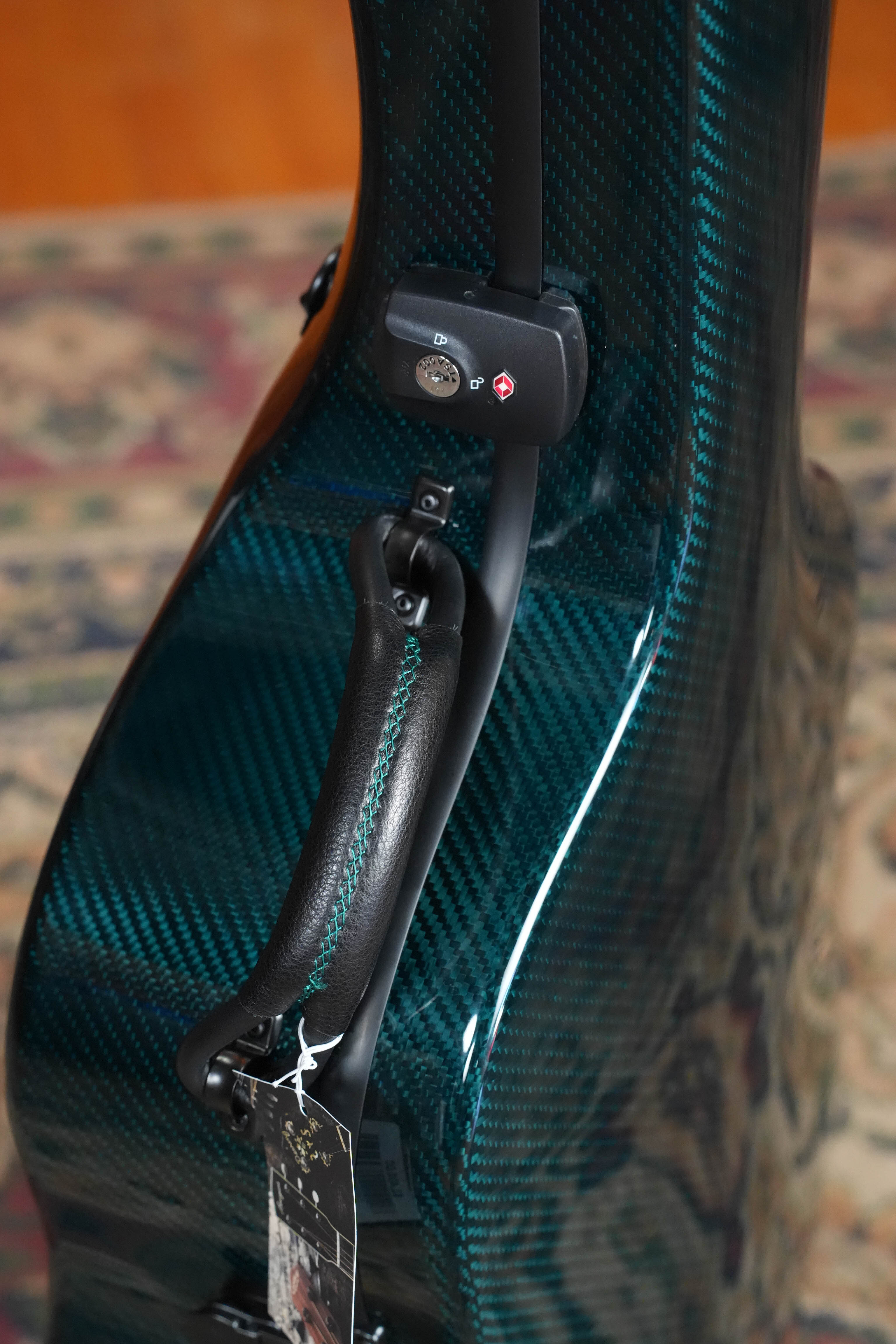 TKL Voyager 14-Fret Traditional OptiX Teal/Black Carbon Fiber Dreadnought Case