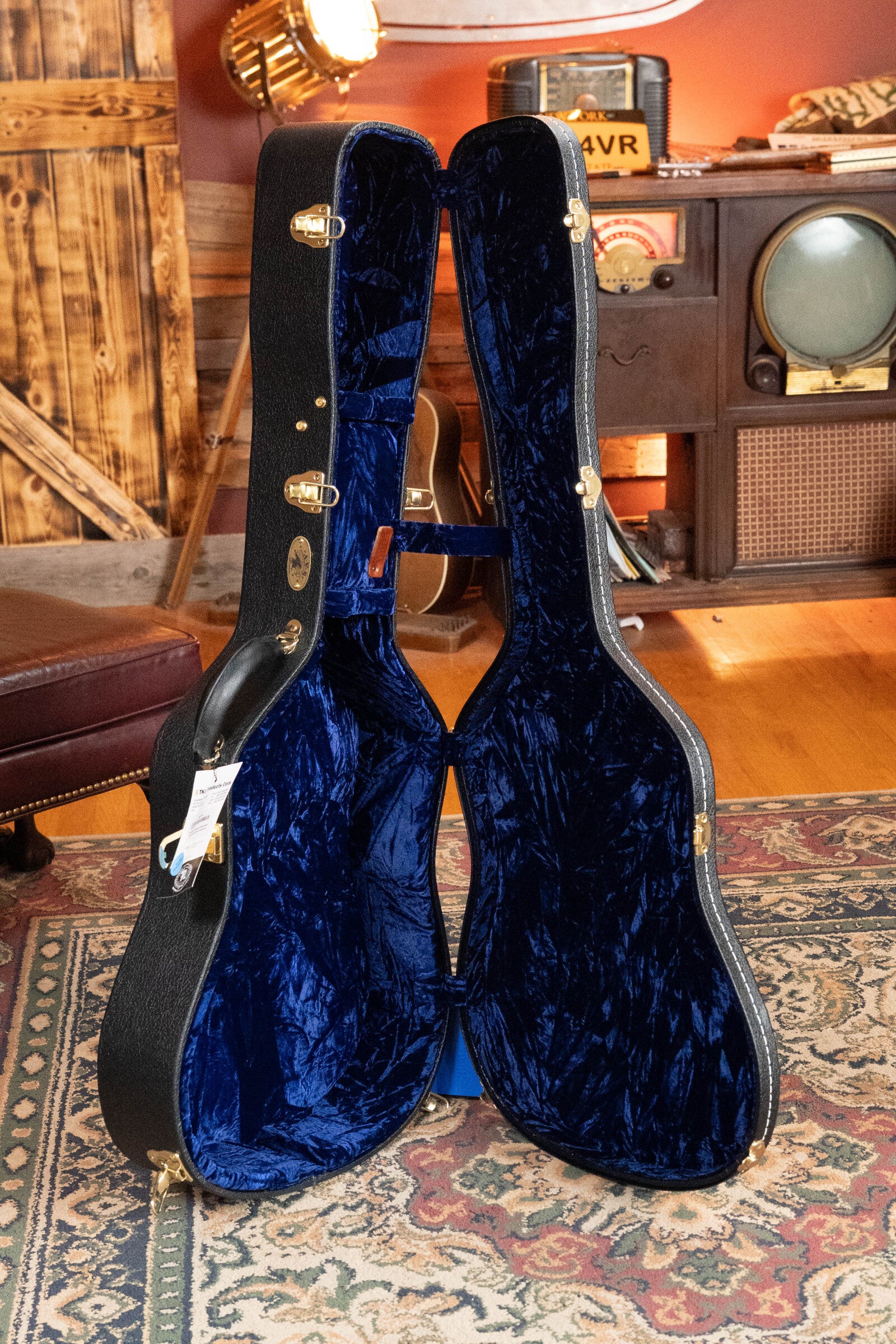 TKL AVS-615 American Vintage Series Hardshell Guitar Case - Dreadnought
