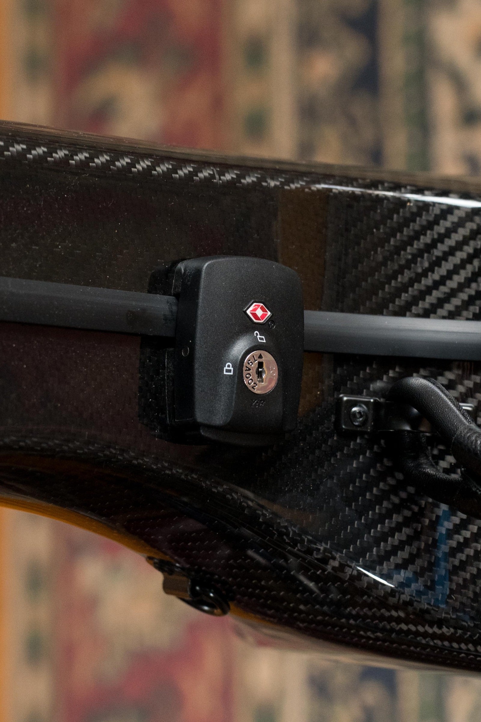 TKL C4003 Black Voyager Carbon Fiber Dreadnought Case