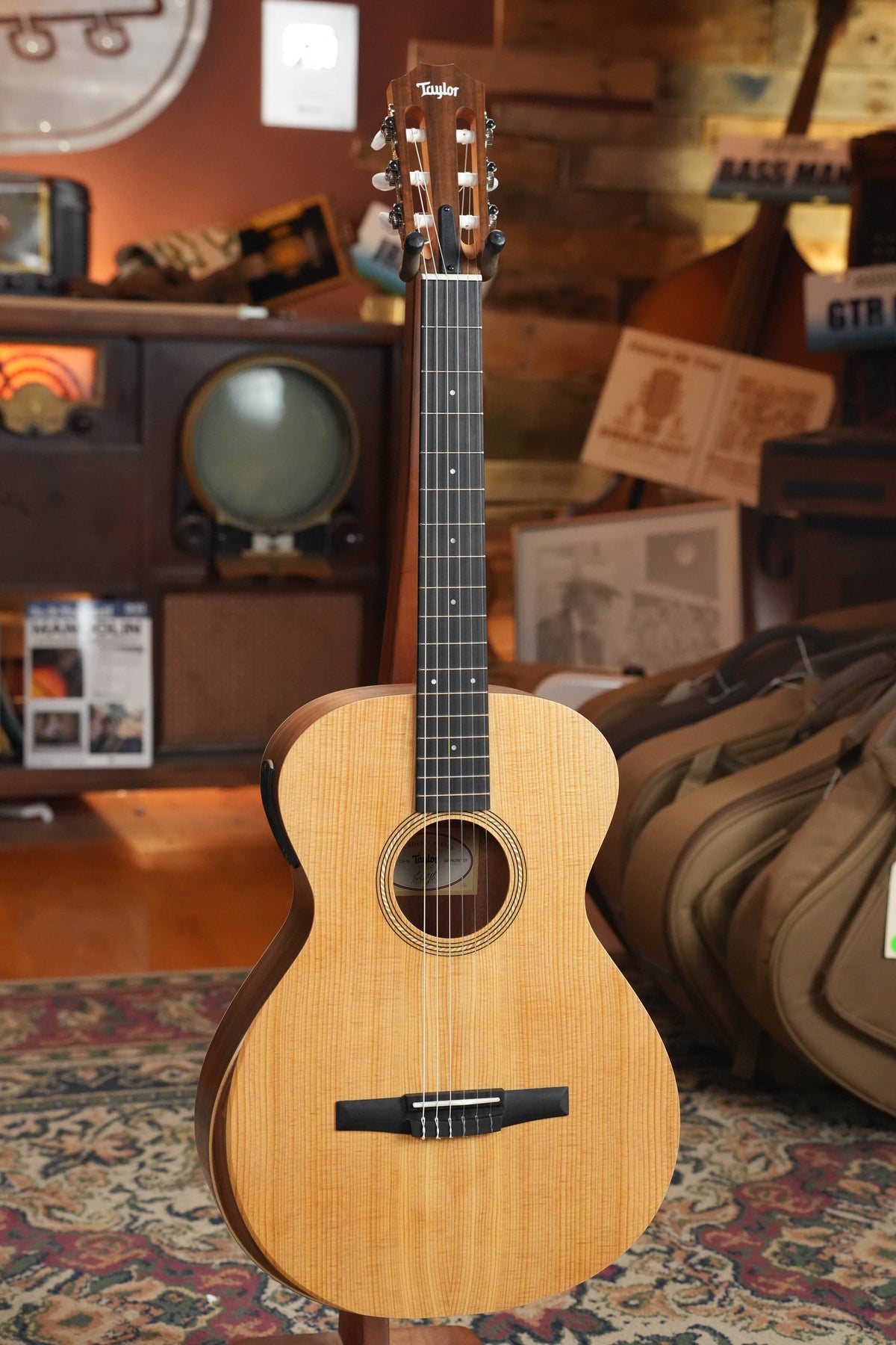 Taylor Academy 12e-N Grand Concert Nylon-String #6107