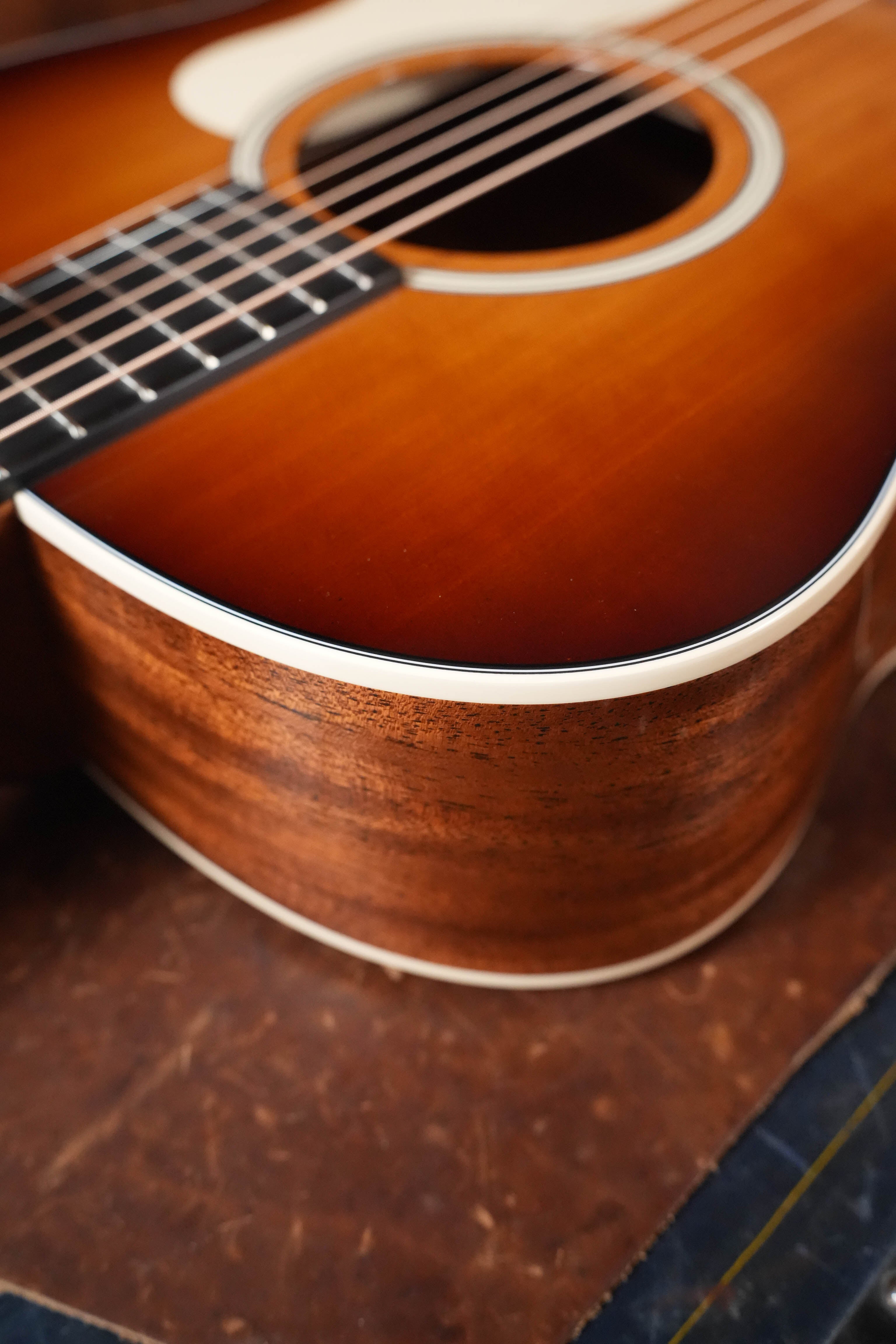 Taylor Gold Label 514e SB Super Auditorium Acoustic-Electric Sunburst #5046