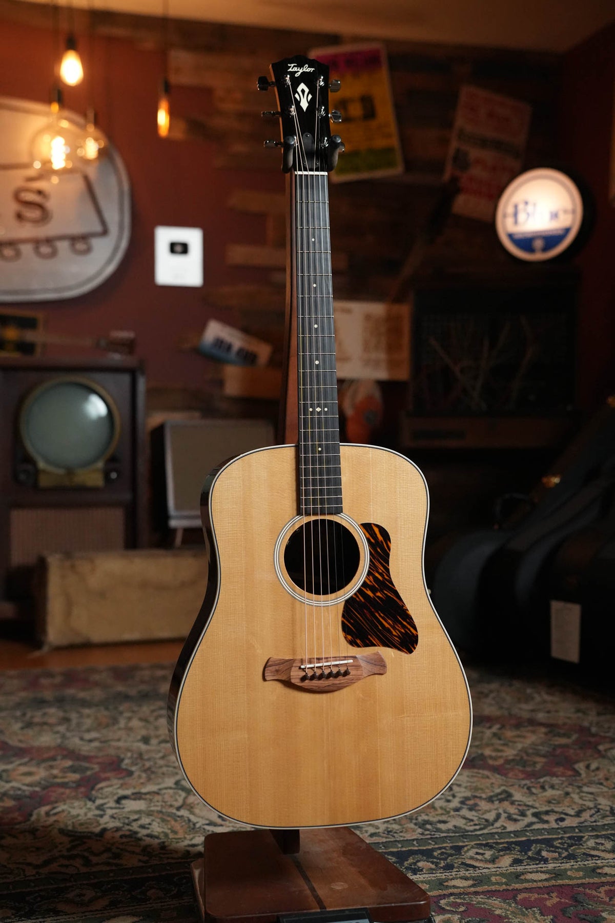 Taylor Gold Label 710e Dreadnought Acoustic-Electric Natural #6024