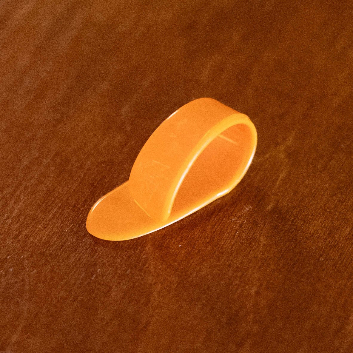 Fred Kelly D2M Round Thumb Orange