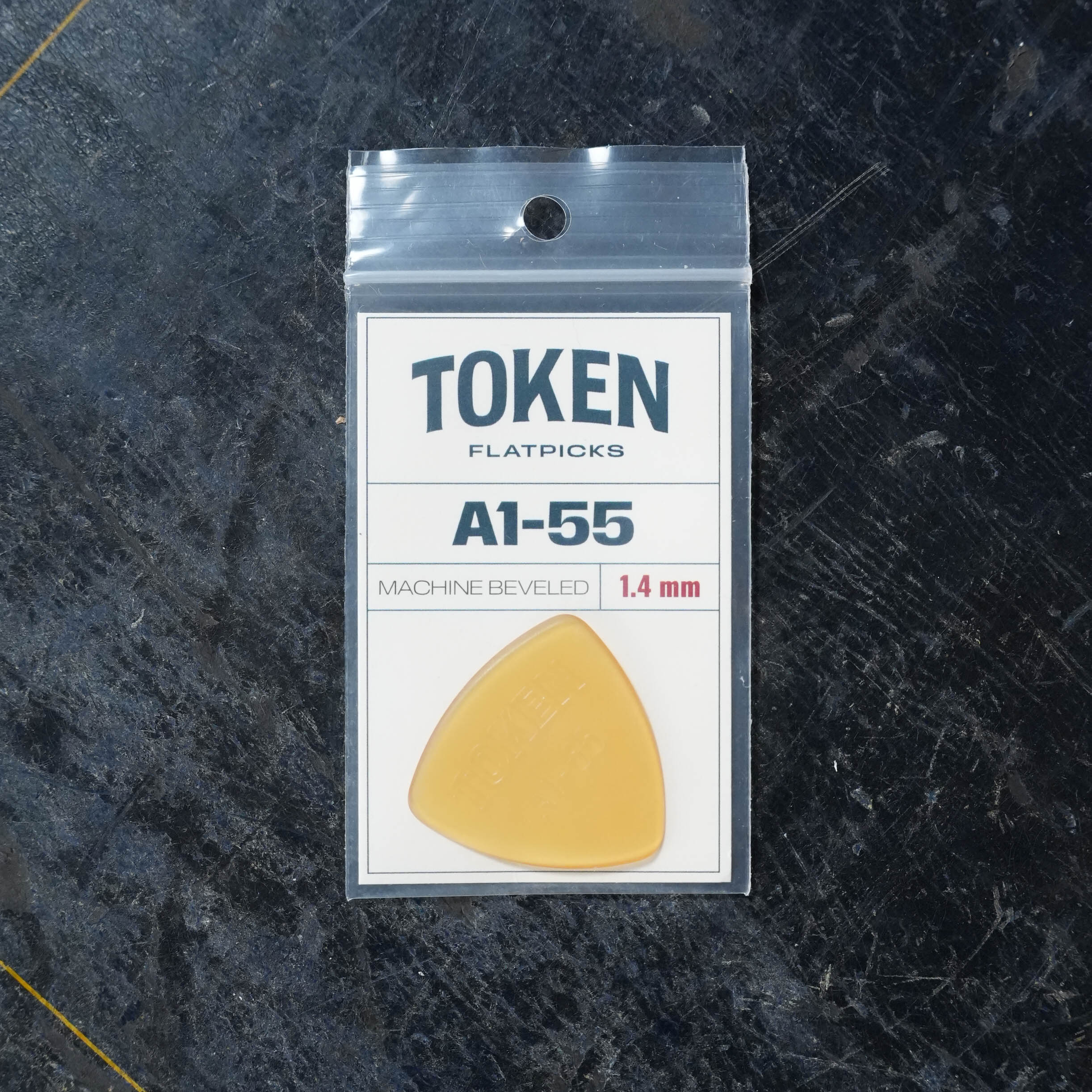 Token A1-55 AMBER Flatpick - Large Triangle 1.40mm