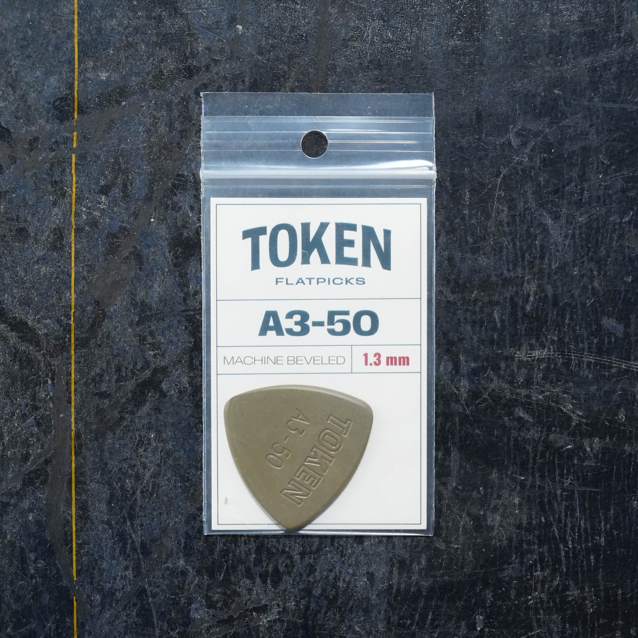 Token A3-50 GREEN Flatpick - Large Triangle 1.27mm