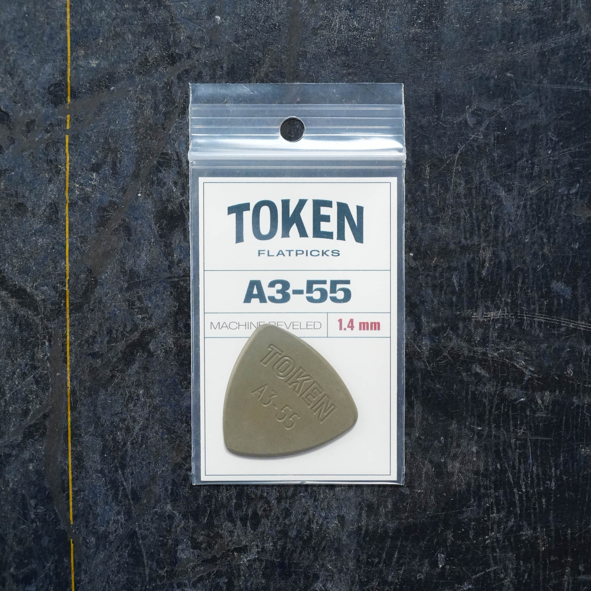 Token A3-55 GREEN Flatpick - Large Triangle 1.40mm