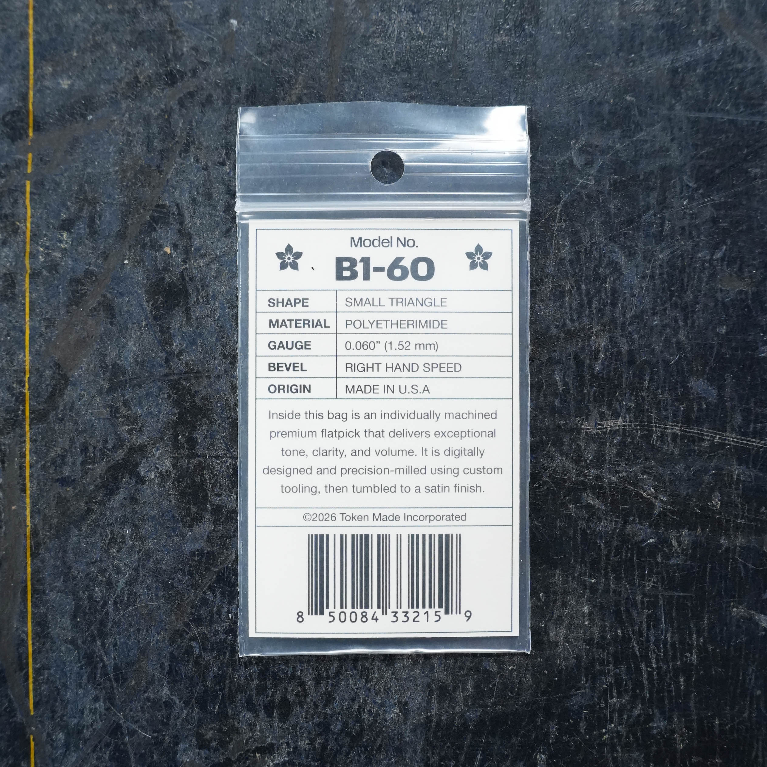 Token B1-60 AMBER Flatpick - Small Triangle 1.52mm