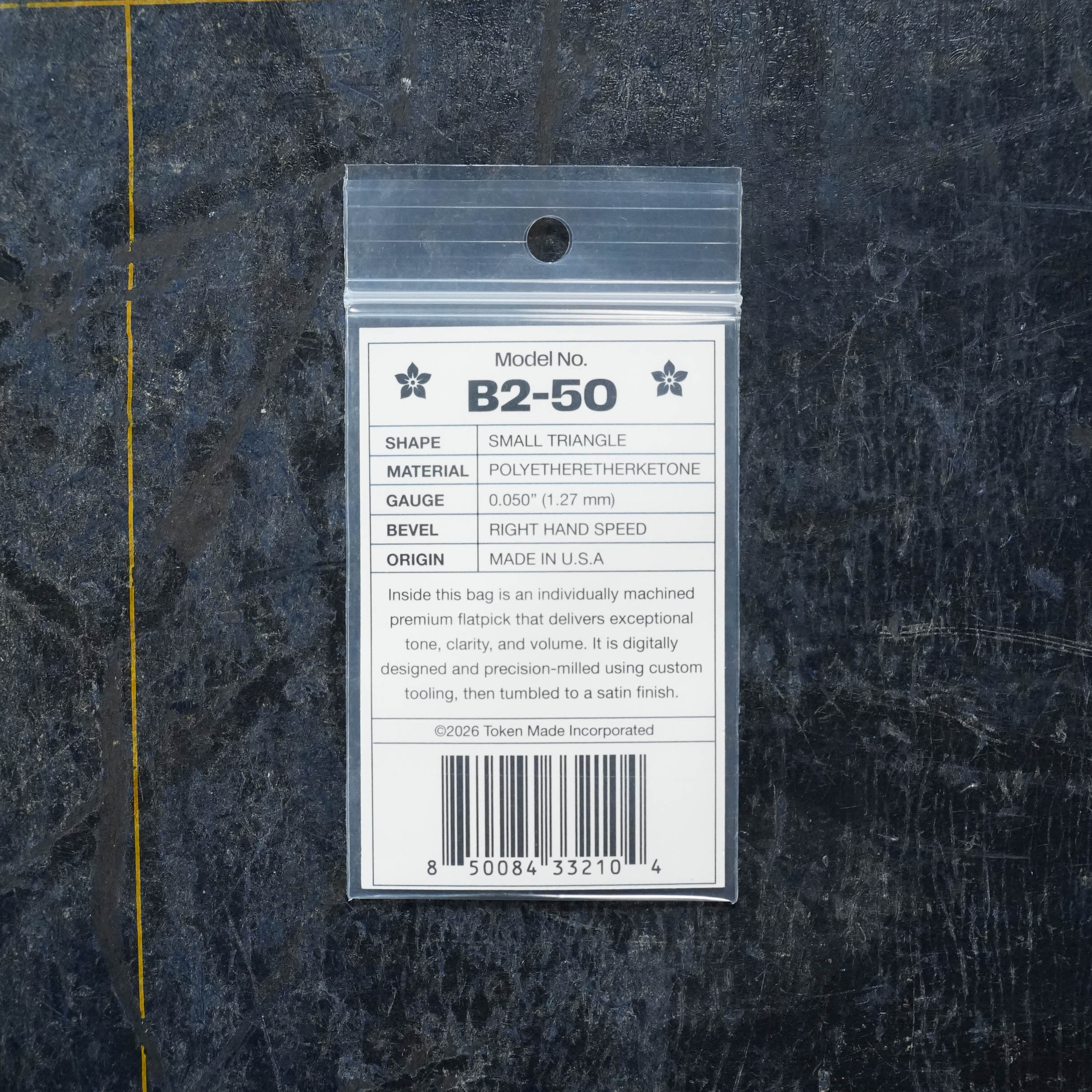 Token B2-50 TAN Flatpick - Small Triangle 1.27mm