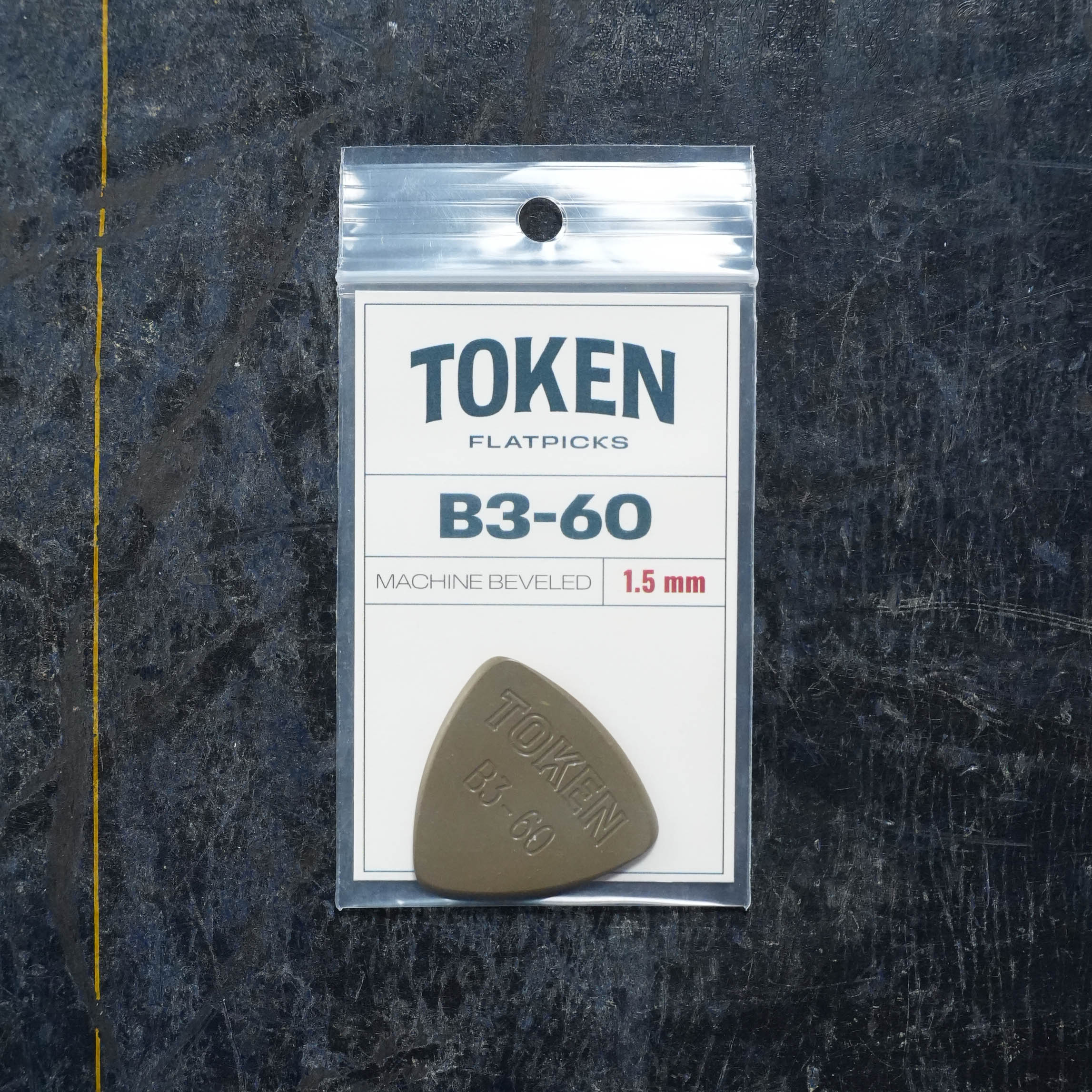 Token B3-60 GREEN Flatpick - Small Triangle 1.52mm