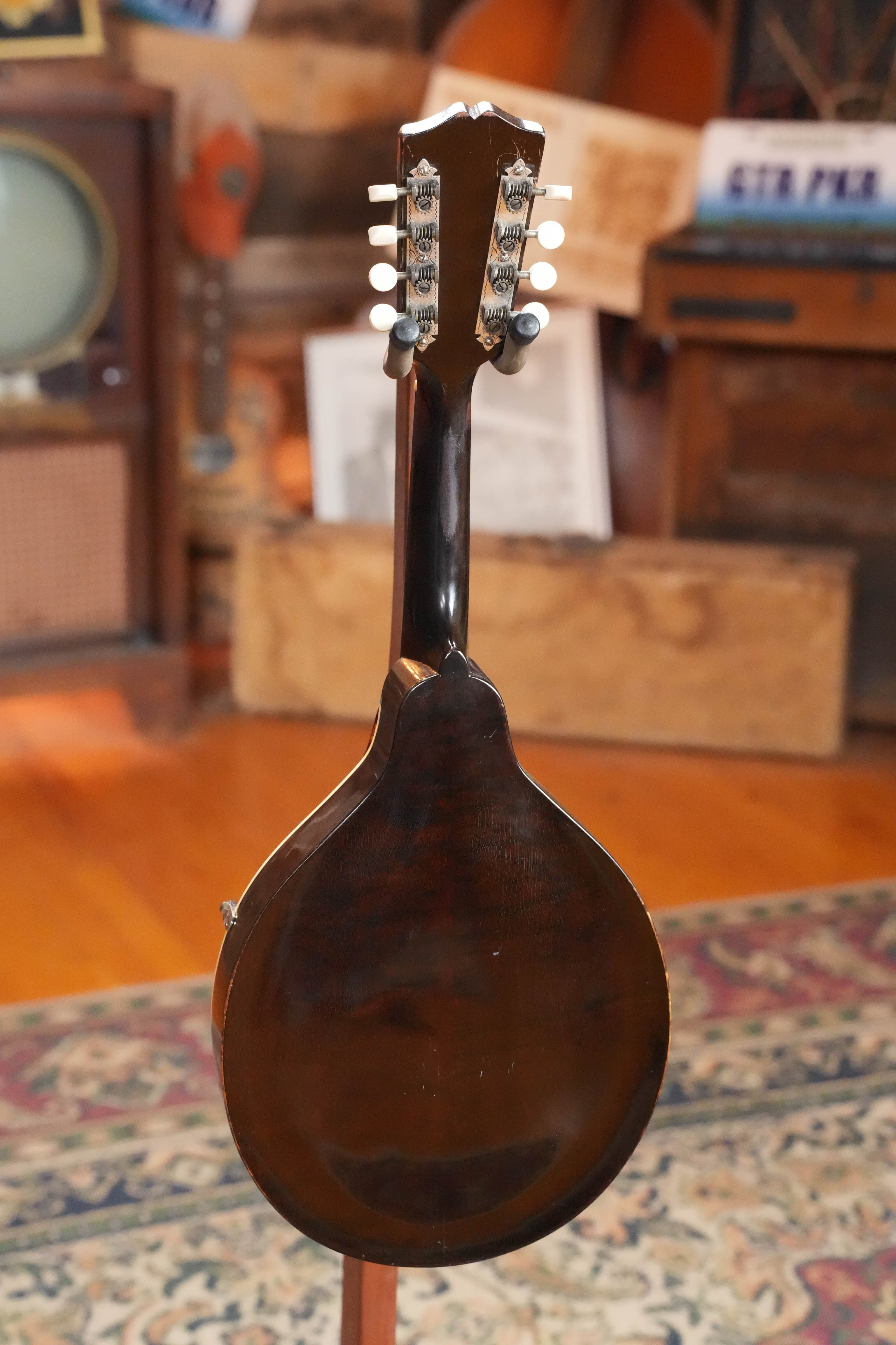 (Used) 1932 Vintage Gibson A-0 Oval-Hole Teardrop A-Style Mandolin #9204