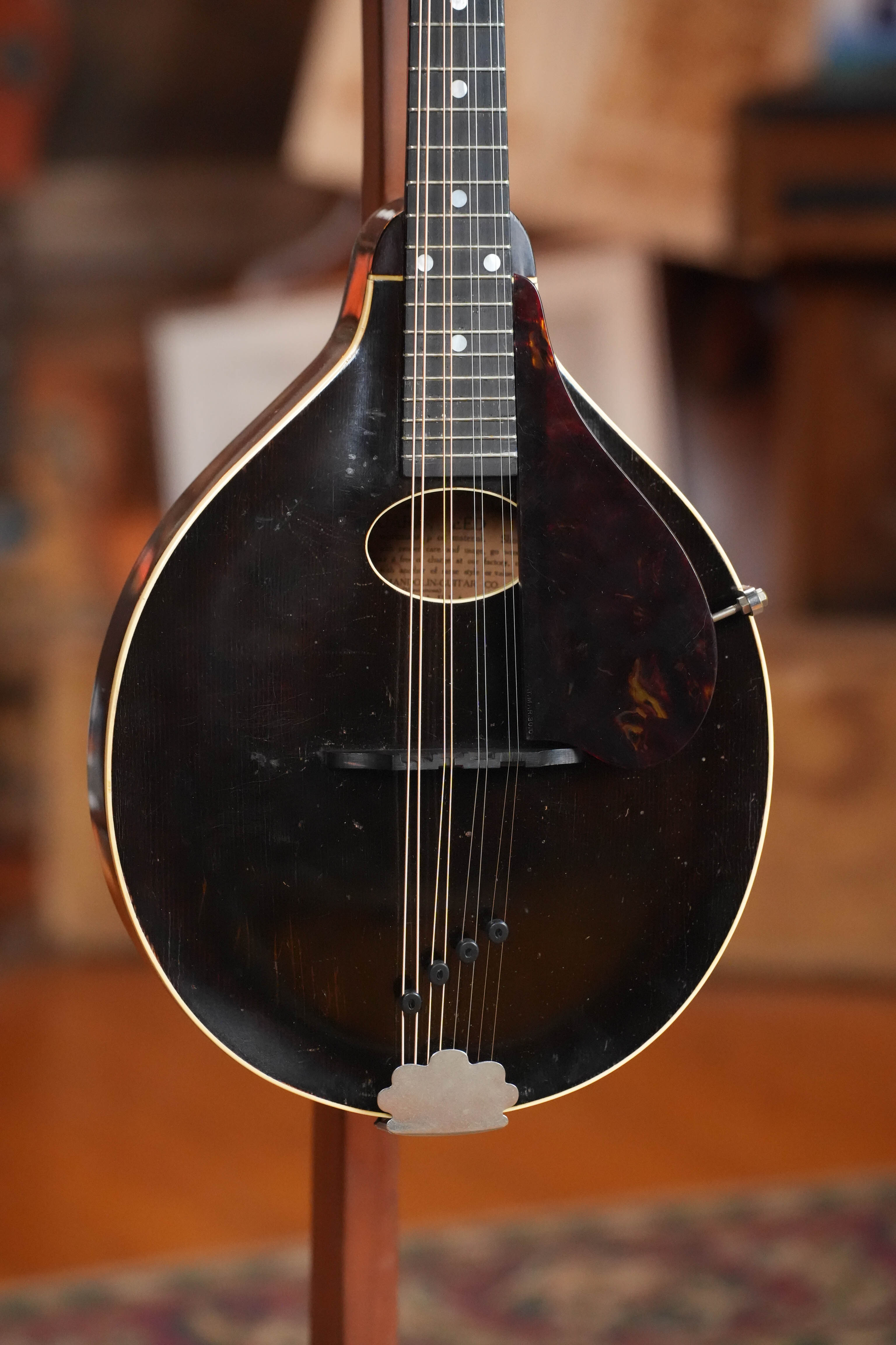 (Used) 1932 Vintage Gibson A-0 Oval-Hole Teardrop A-Style Mandolin #9204