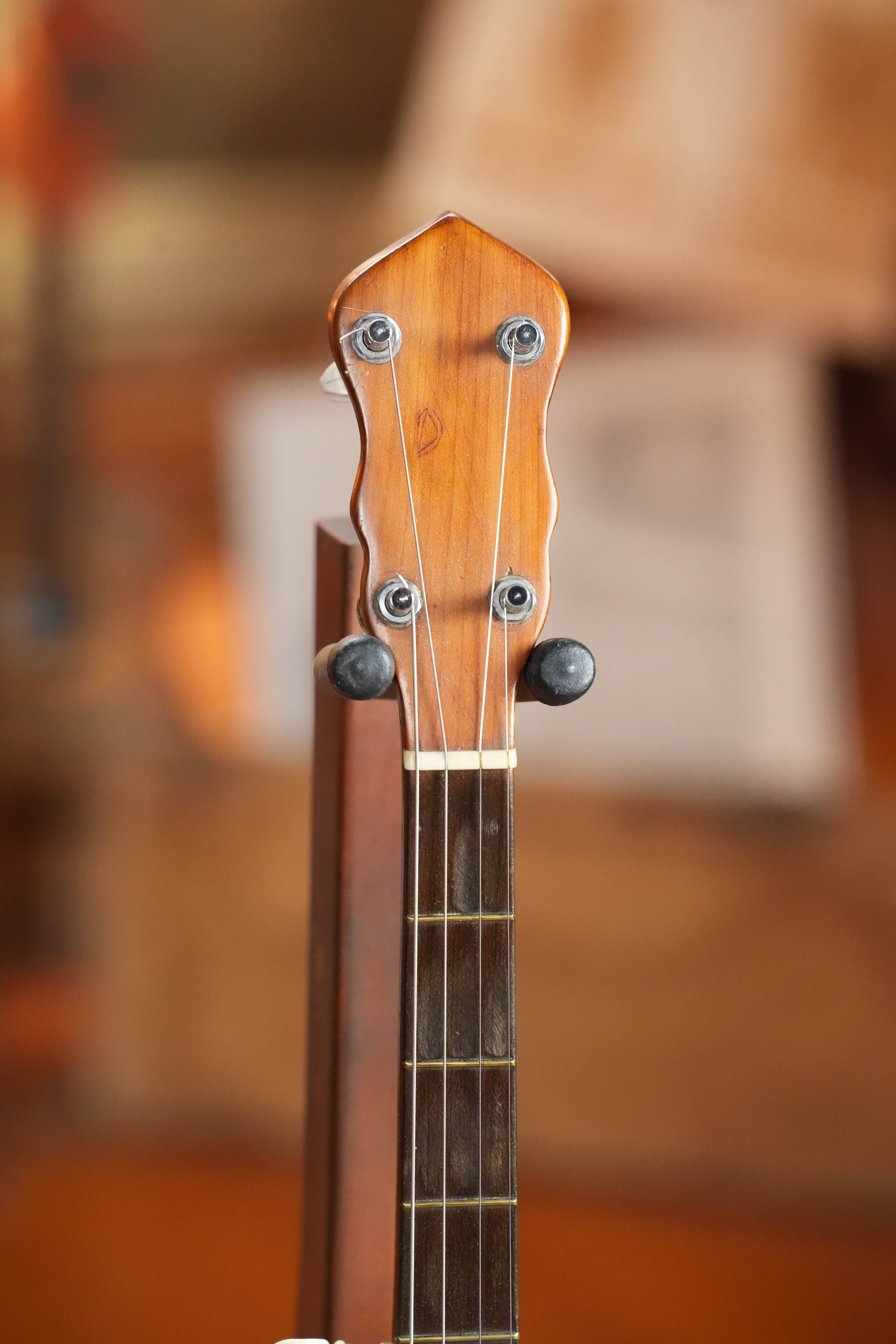 (Used) 1970s Unbranded Aluminum Rim Tenor Banjo with Decorative Inlayed Resonator