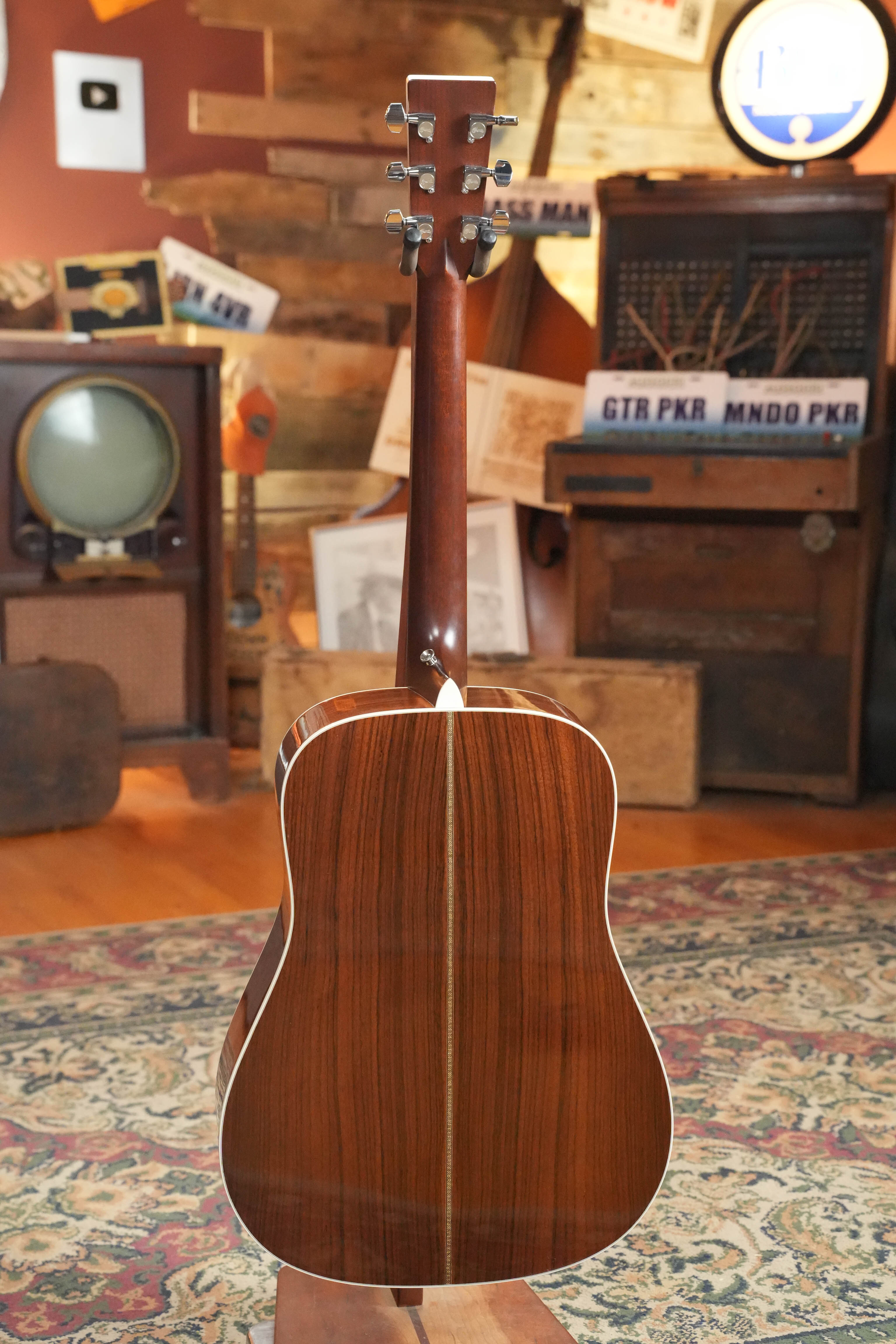 (Used) 2007 Martin HD-28 Solid Sitka Spruce/Solid East Indian Rosewood Dreadnought Acoustic Guitar #9851