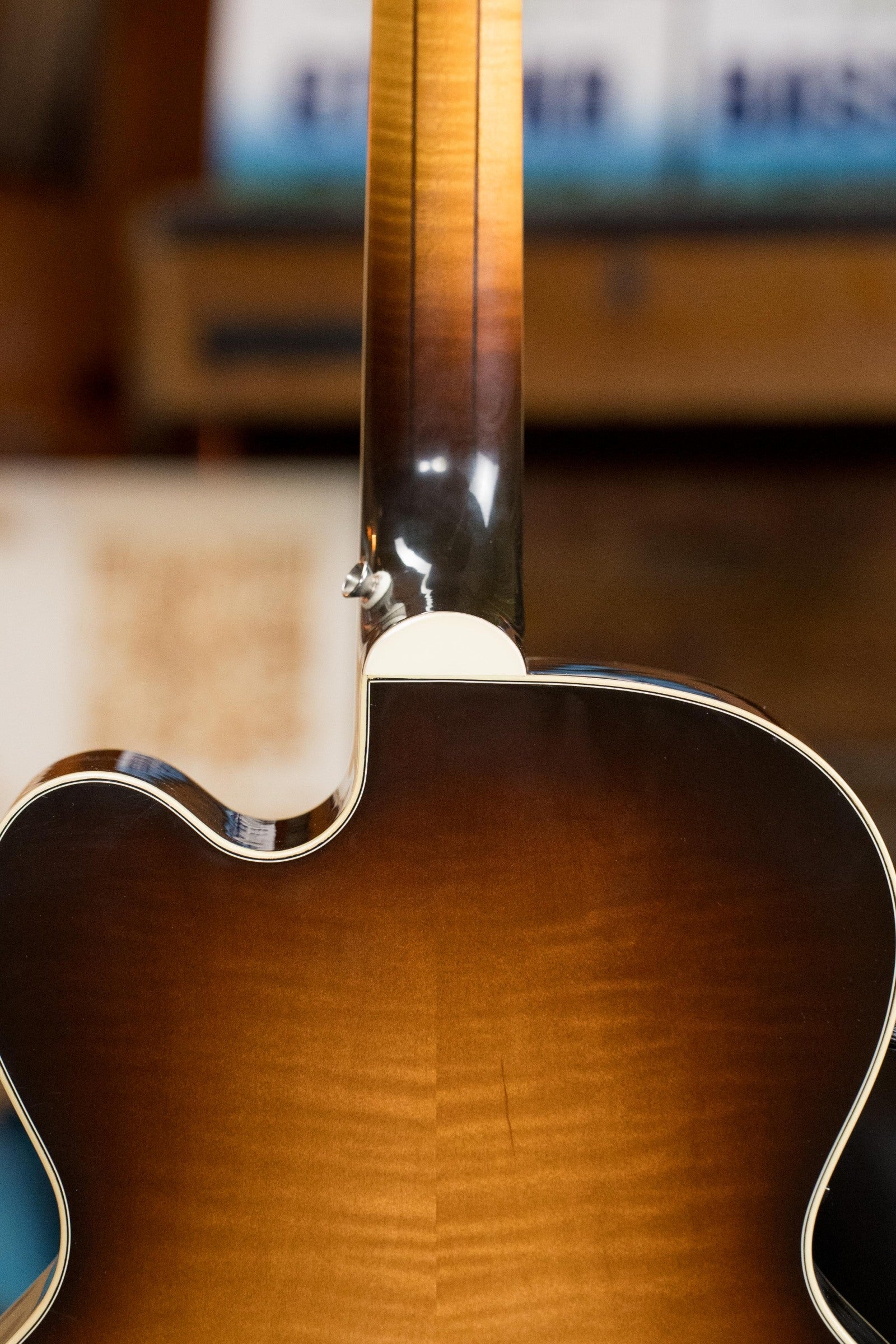 (Used) 2012 Gibson J185 EC Sitka/Maple Jumbo Guitar w/Fishman Pickup #2075