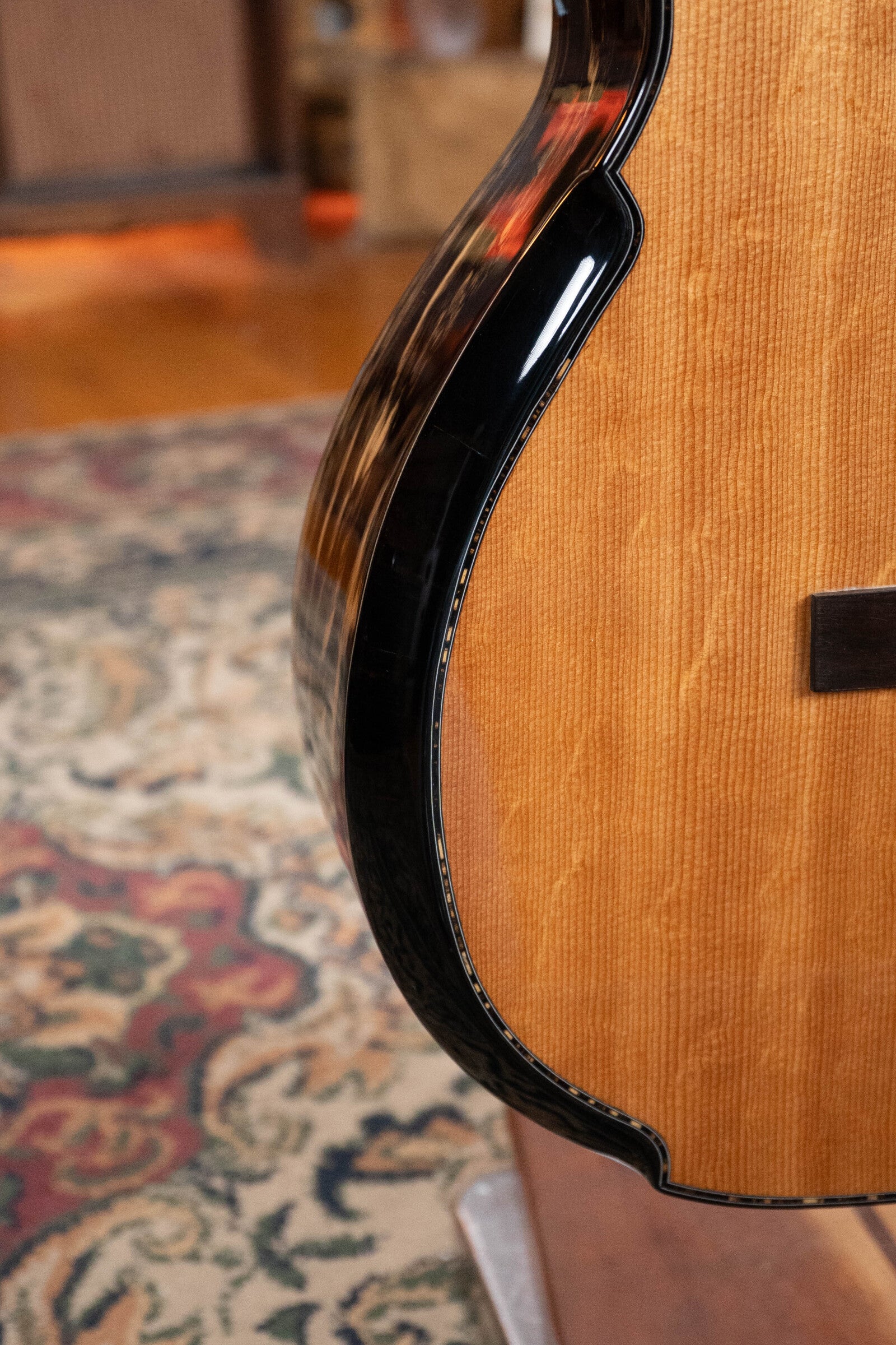 (Used) 2015 Kinnaird Red Lady Bear Claw Sitka/Black & White Ebony Slope Shoulder Venetian Cutaway Dreadnought Guitar w/K&K Pickup #0153