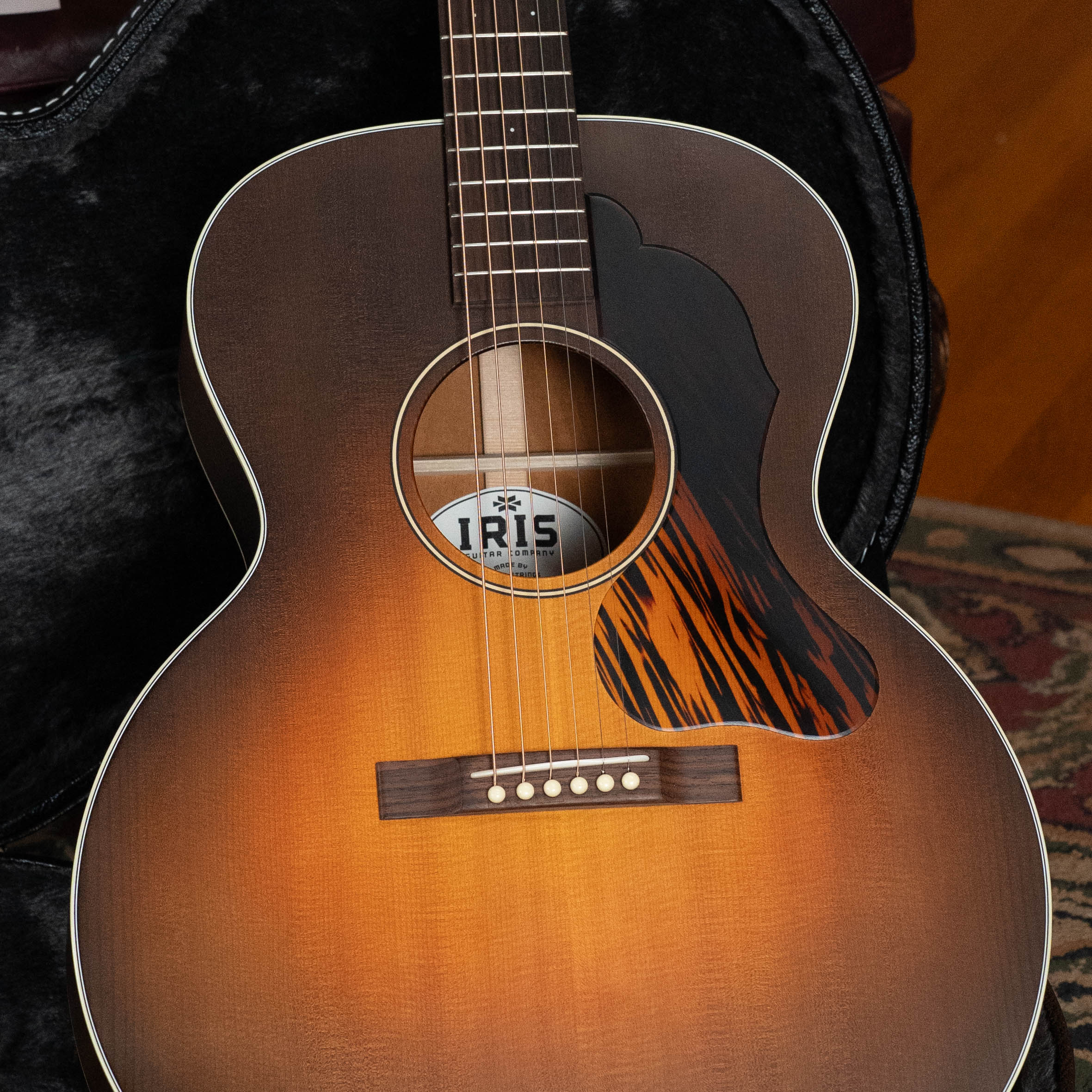 (Used) 2023 Iris AB Burst Sitka Spruce/Mahogany Small Jumbo Guitar w/K&K Pure Mini Pickup #690