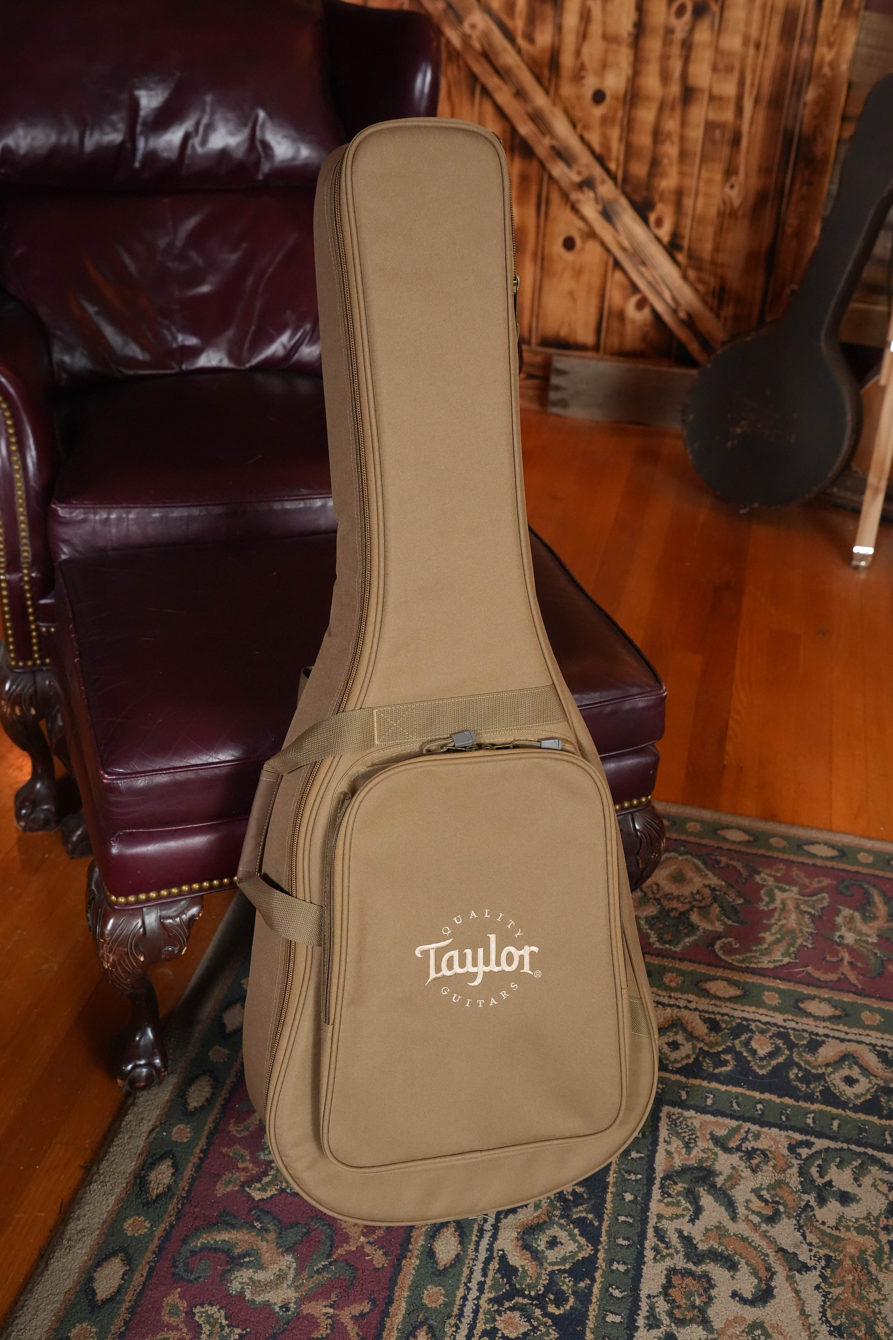 (Used) 2025 Taylor Academy 12e-N Lutz Spruce/Layered Sapele Grand Concert Nylon-String Guitar w/ ES-B Electronics #5154