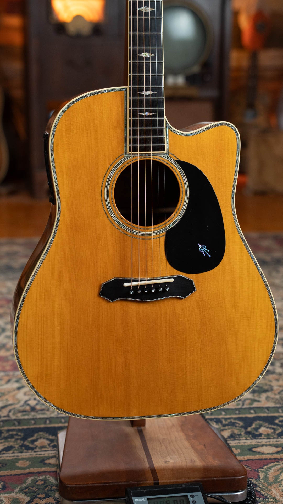 (Used) Alvarez Yairi DY-91C Spruce/Koa Cutaway Dreadnought Guitar w/Pickup #6708