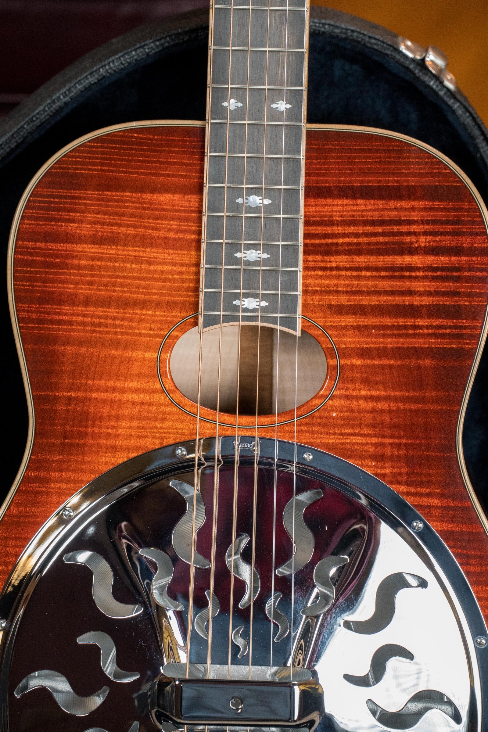 (Used) Beard A Odyssey All Figured Maple Resonator Guitar w/Electronics