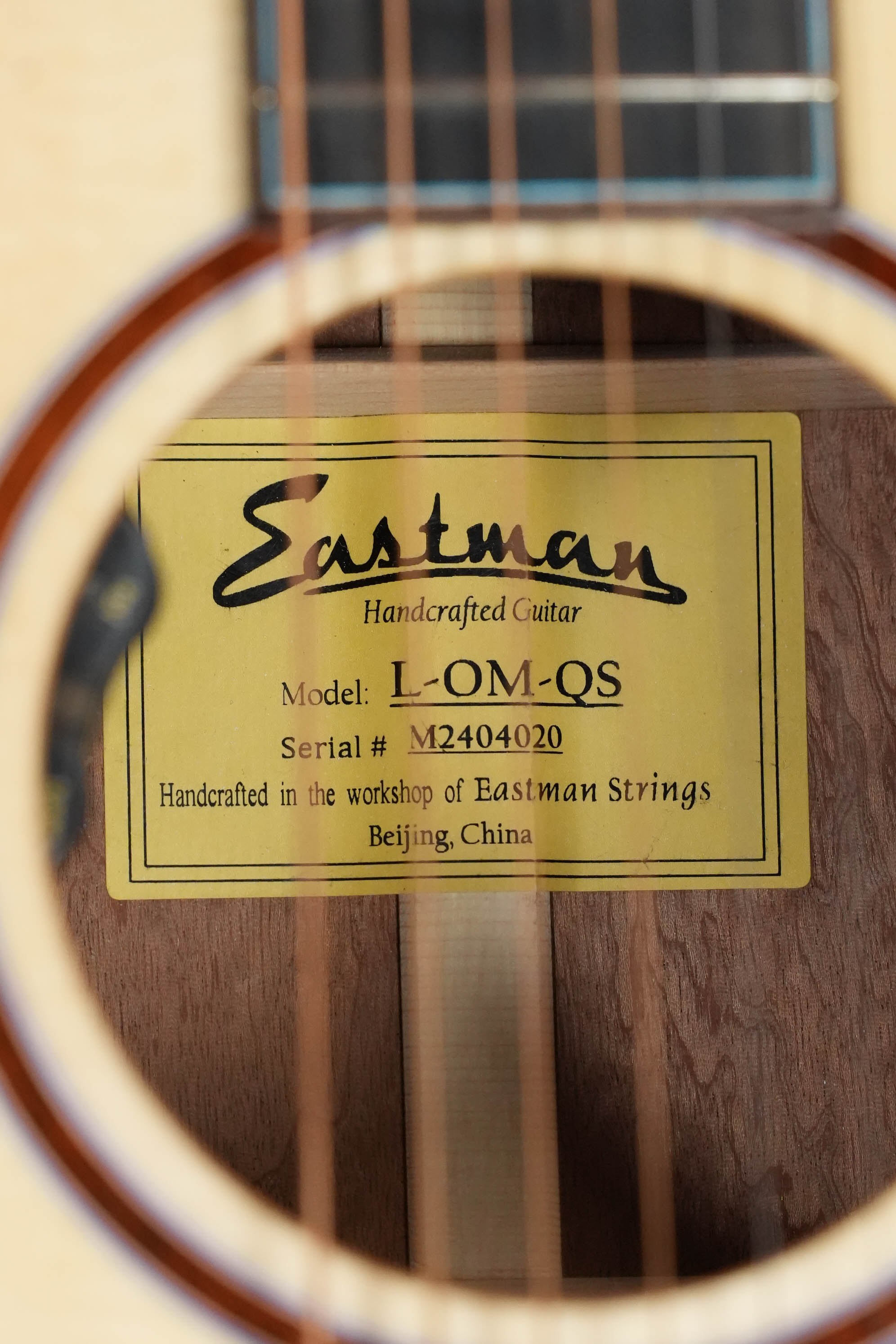 (Used) Eastman L-OM-QS Luthier Series Cutaway European Spruce/Quilted Sapele Orchestra Model Acoustic Guitar #4020