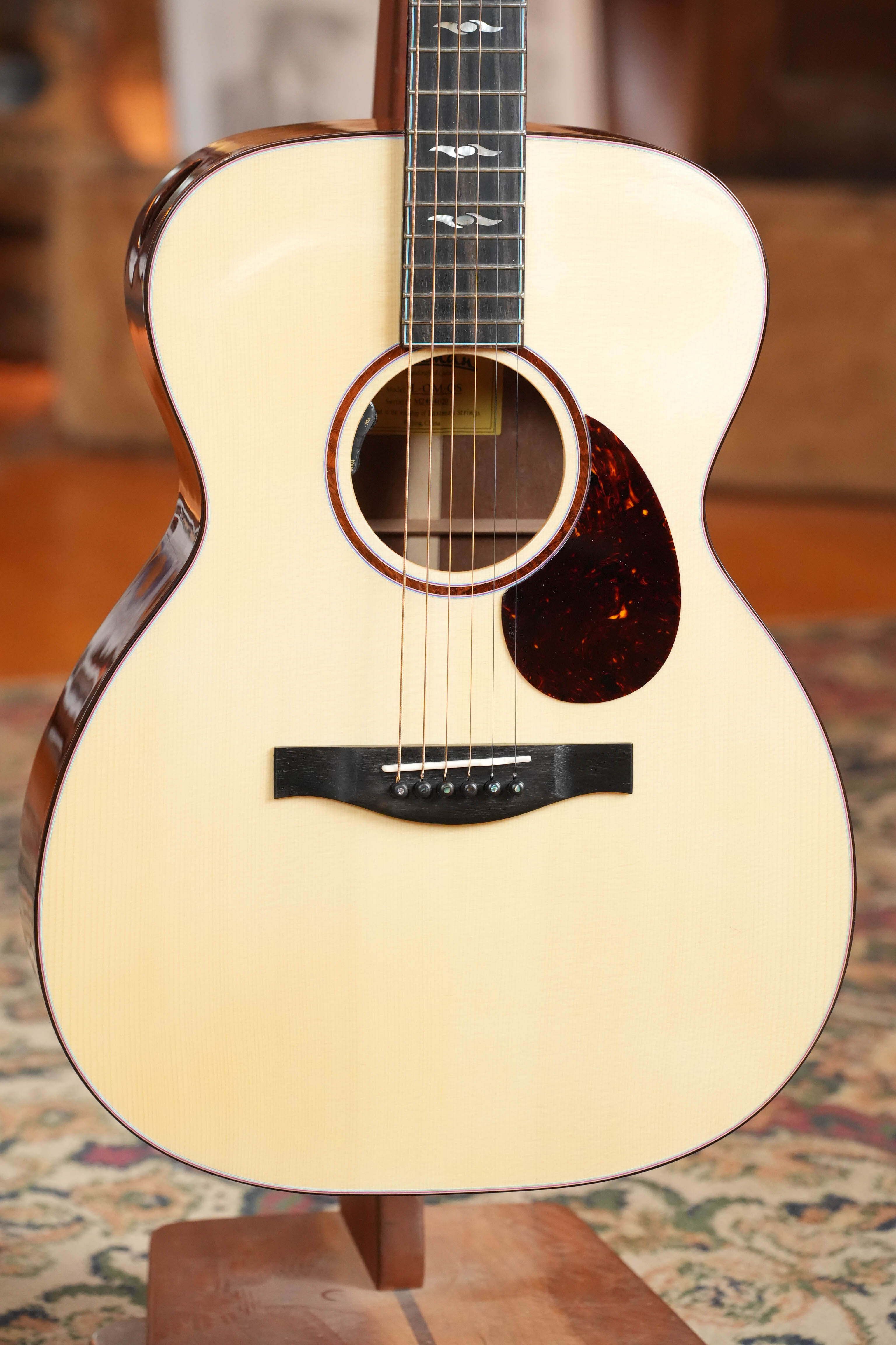 (Used) Eastman L-OM-QS Luthier Series Cutaway European Spruce/Quilted Sapele Orchestra Model Acoustic Guitar #4020