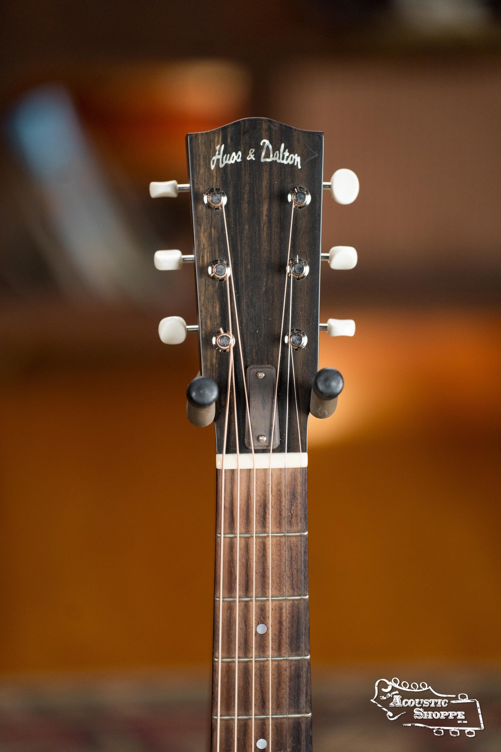 (Used) Huss & Dalton Crossroads MJ Sitka/Mahogany Dark Sunburst Small Jumbo Acoustic Guitar #5685