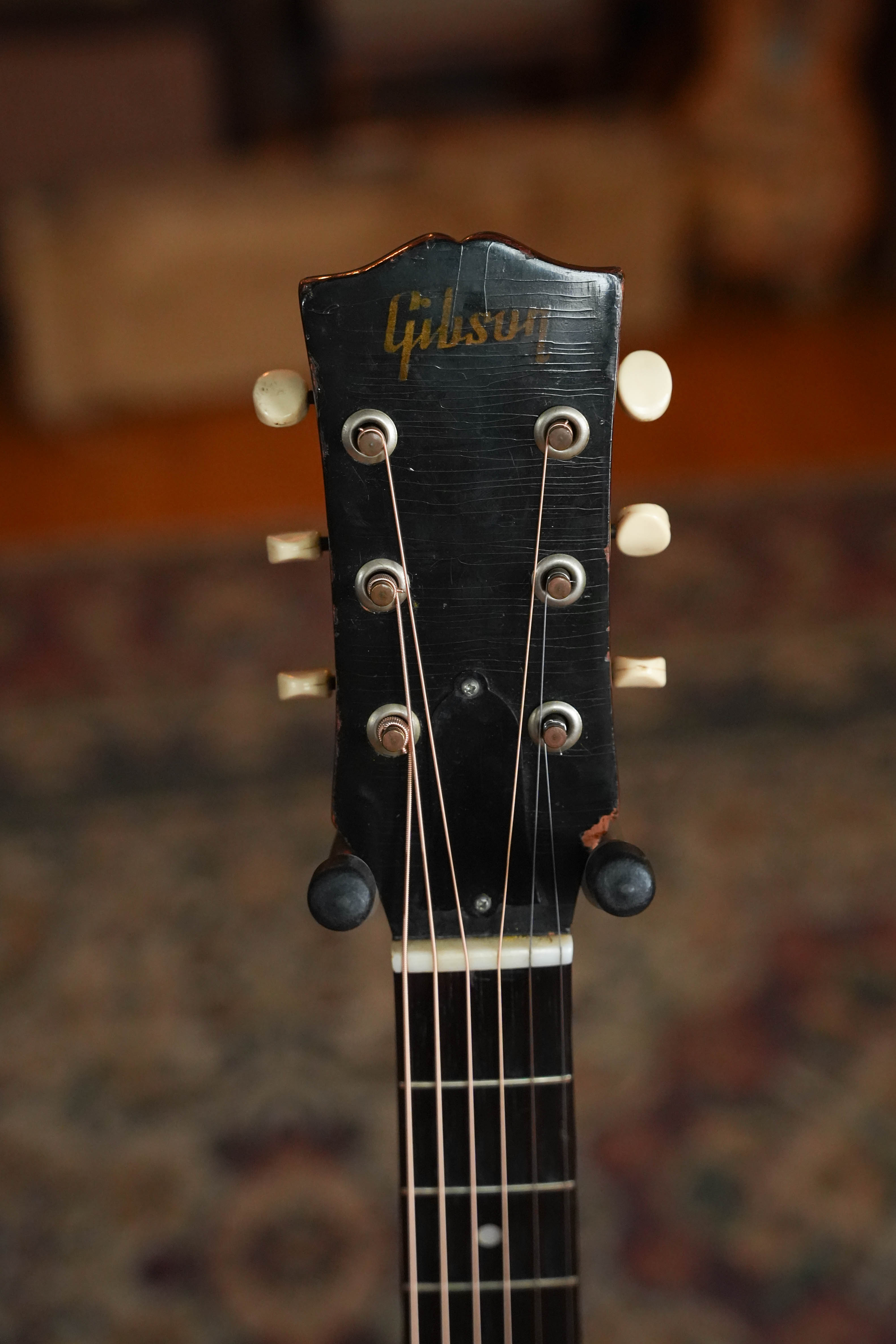 (Used) Vintage 1951 Gibson J-45 Round-Shouldered Dreadnought Guitar #1110