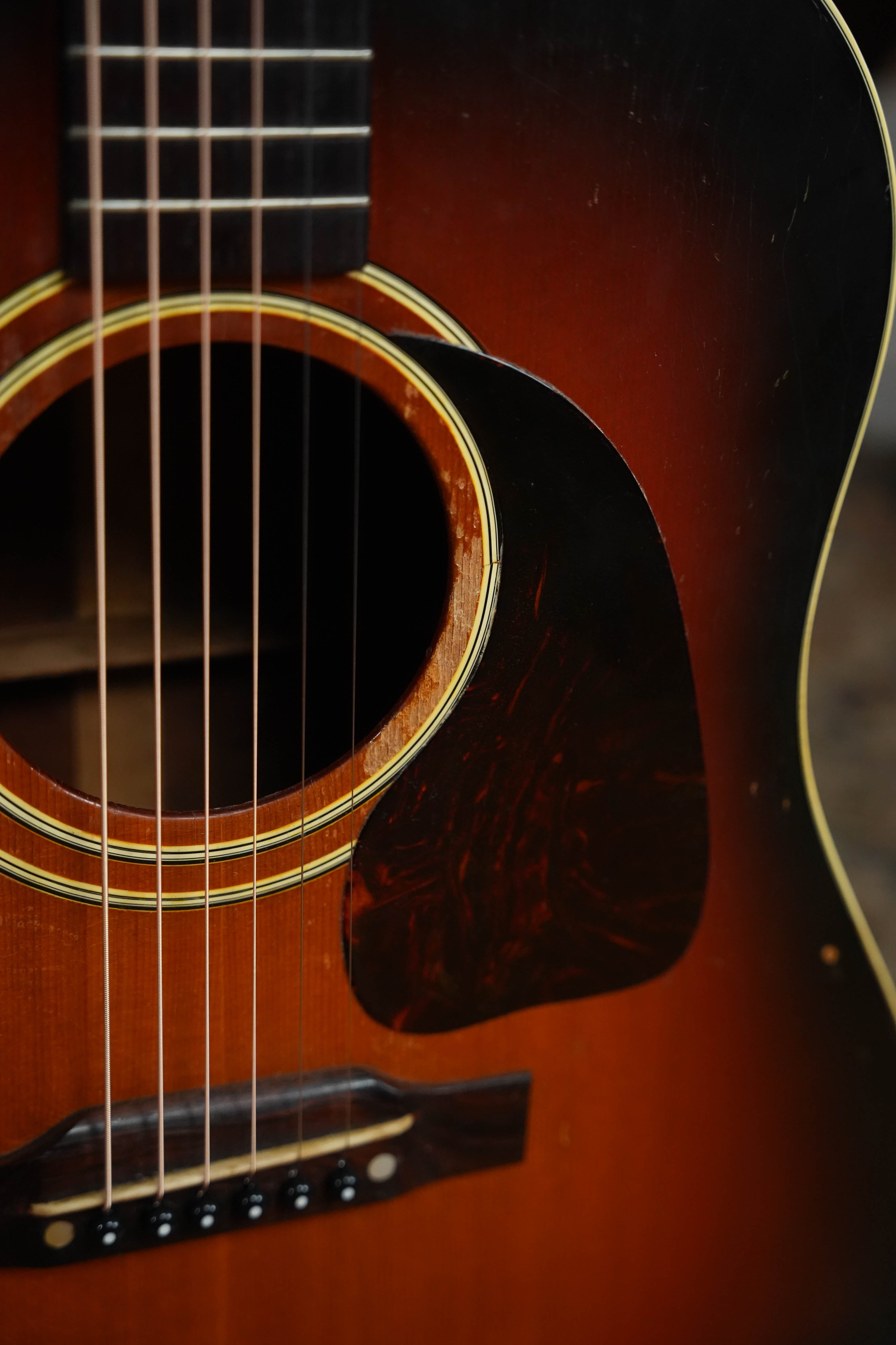 (Used) Vintage 1951 Gibson J-45 Round-Shouldered Dreadnought Guitar #1110