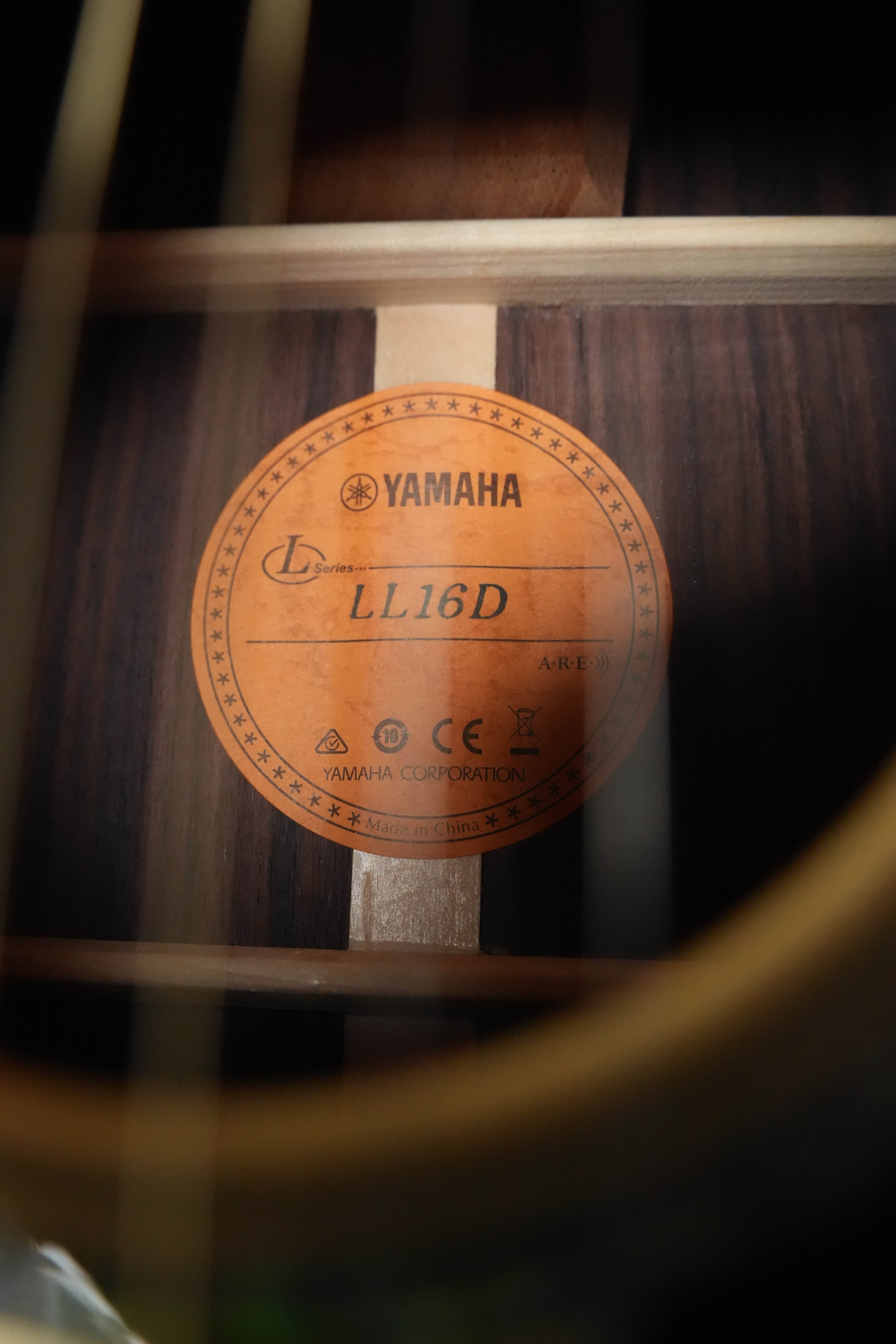 Yamaha LL16RDHC Natural Finish Jumbo Acoustic-Electric Guitar #0560