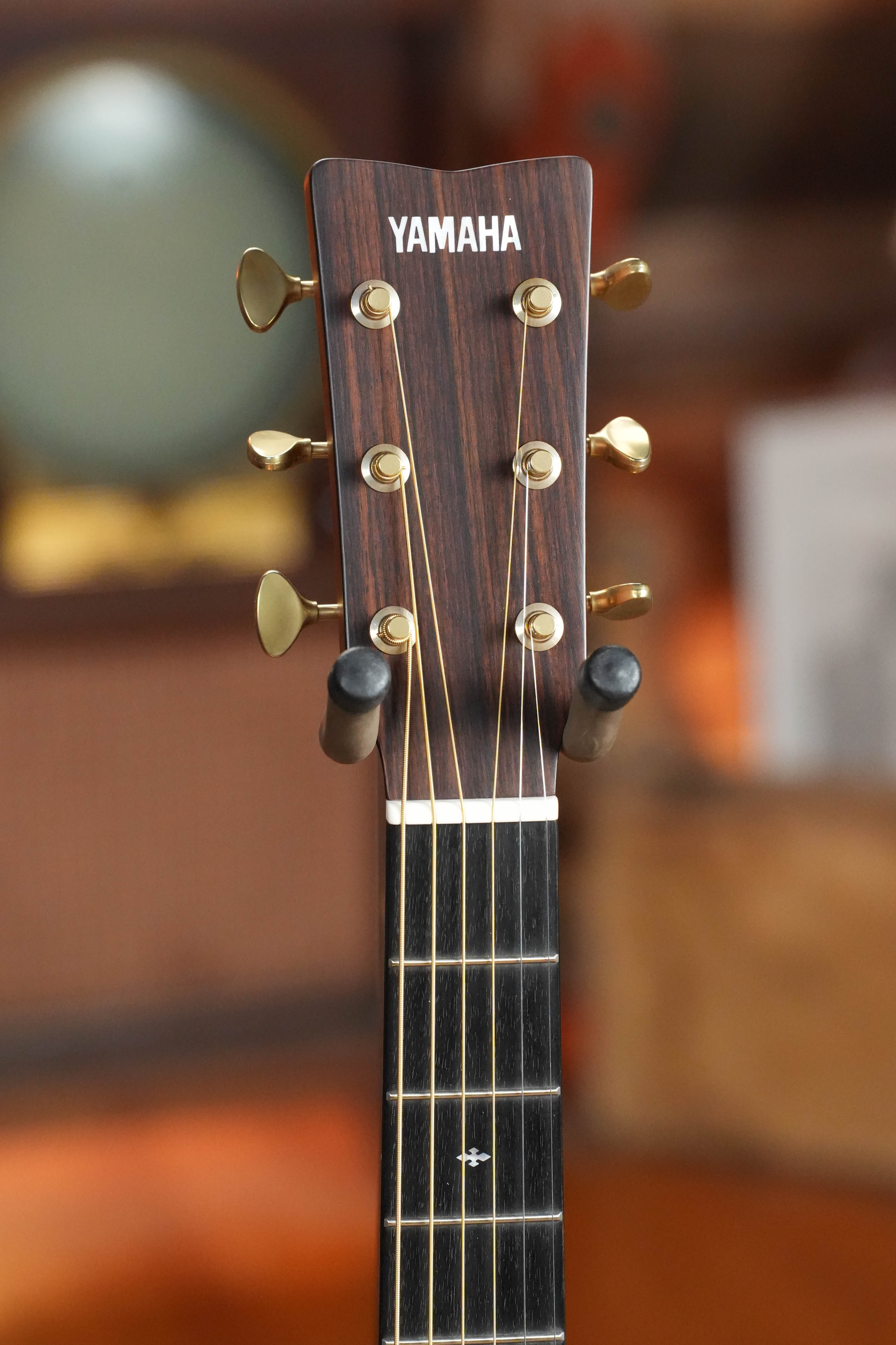 Yamaha LL26R Spruce/Rosewood Jumbo Acoustic Guitar #088A