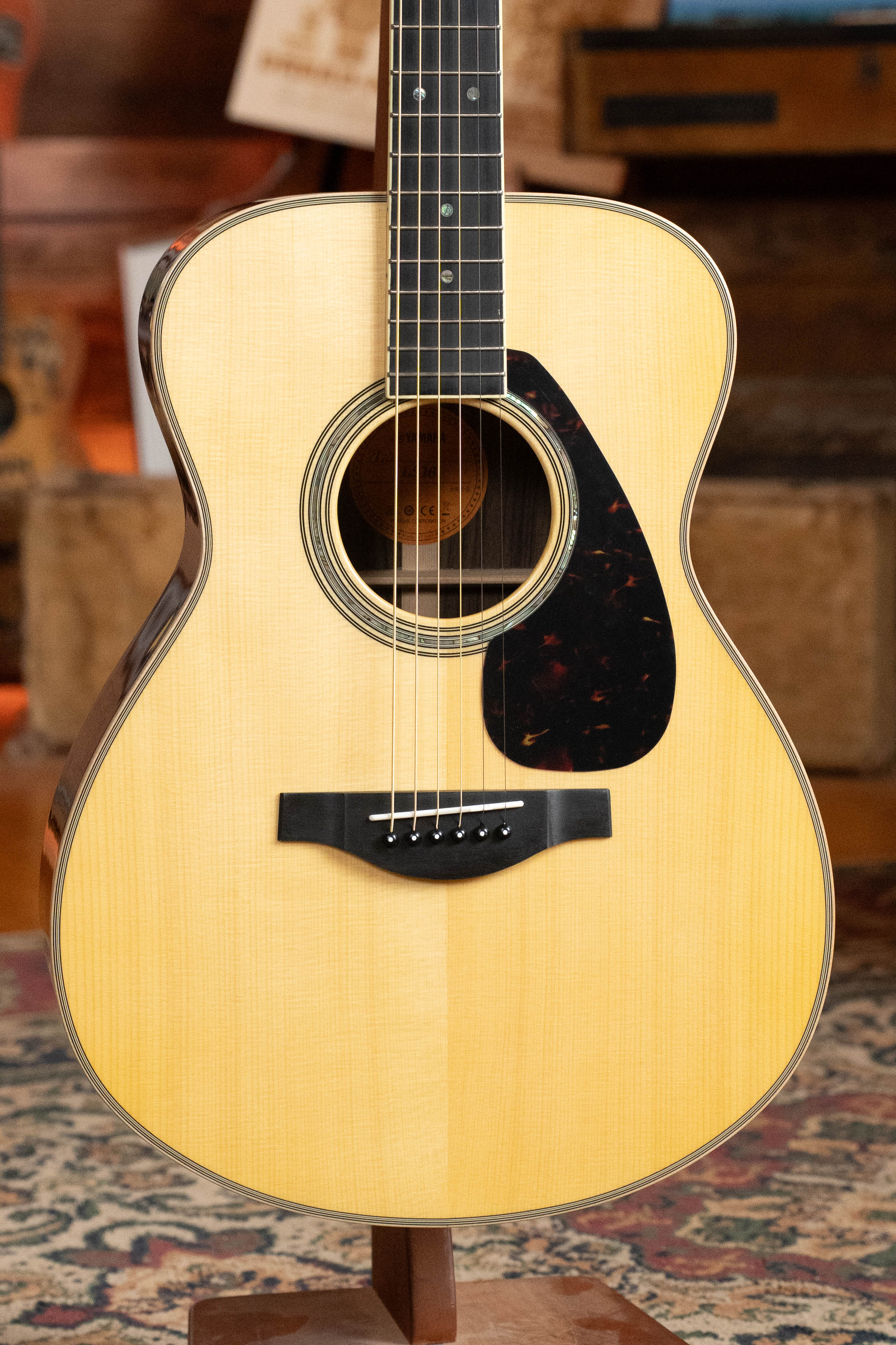 Yamaha LS16 A.R.E Englemann Spruce/Rosewood Concert Guitar w/Electronics #0095