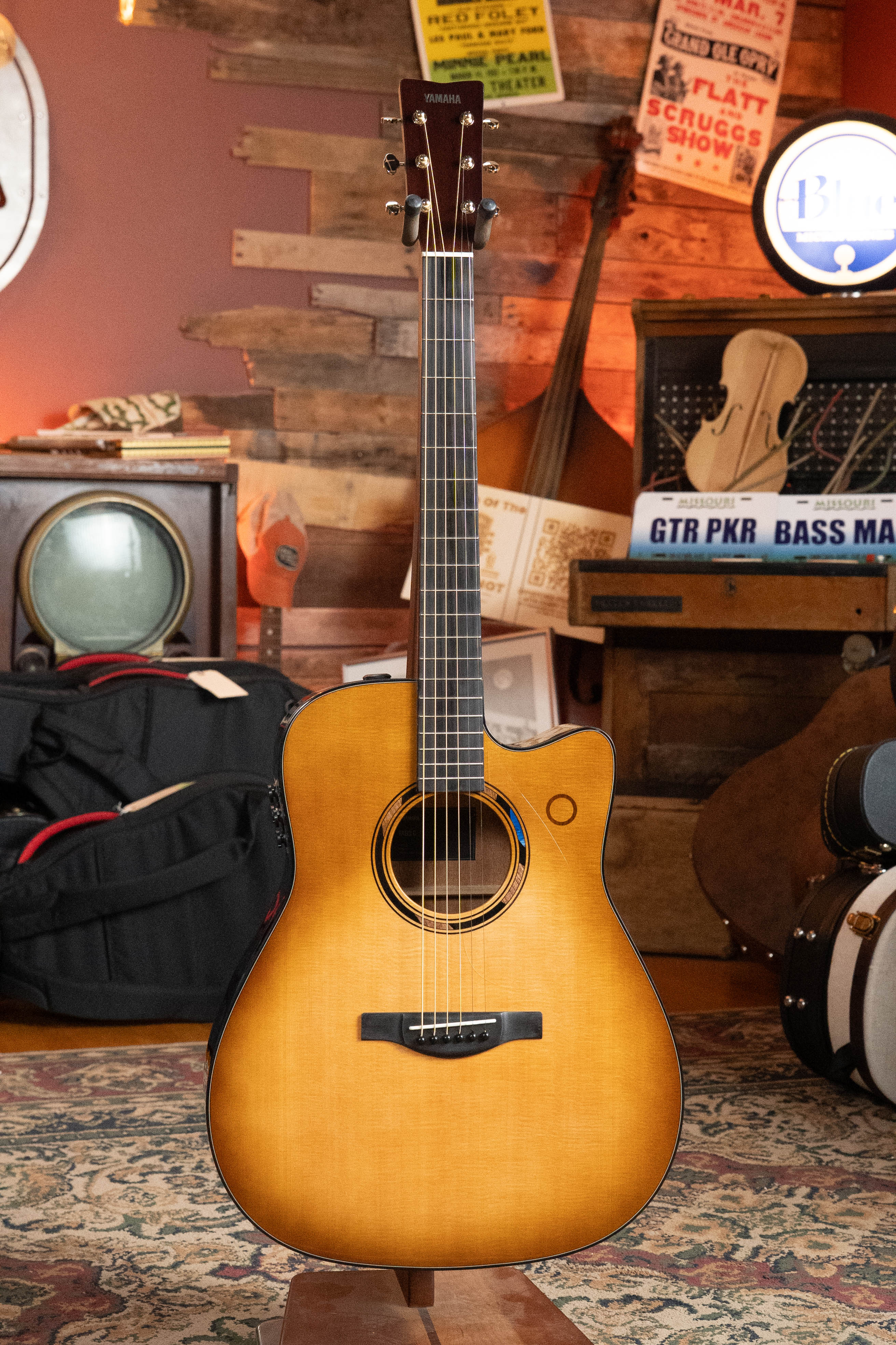 Yamaha TAG3C-SDB Sitka/Mahogany Sandburst Dreadnought Guitar w/the NEWEST TransAcoustic System #0403