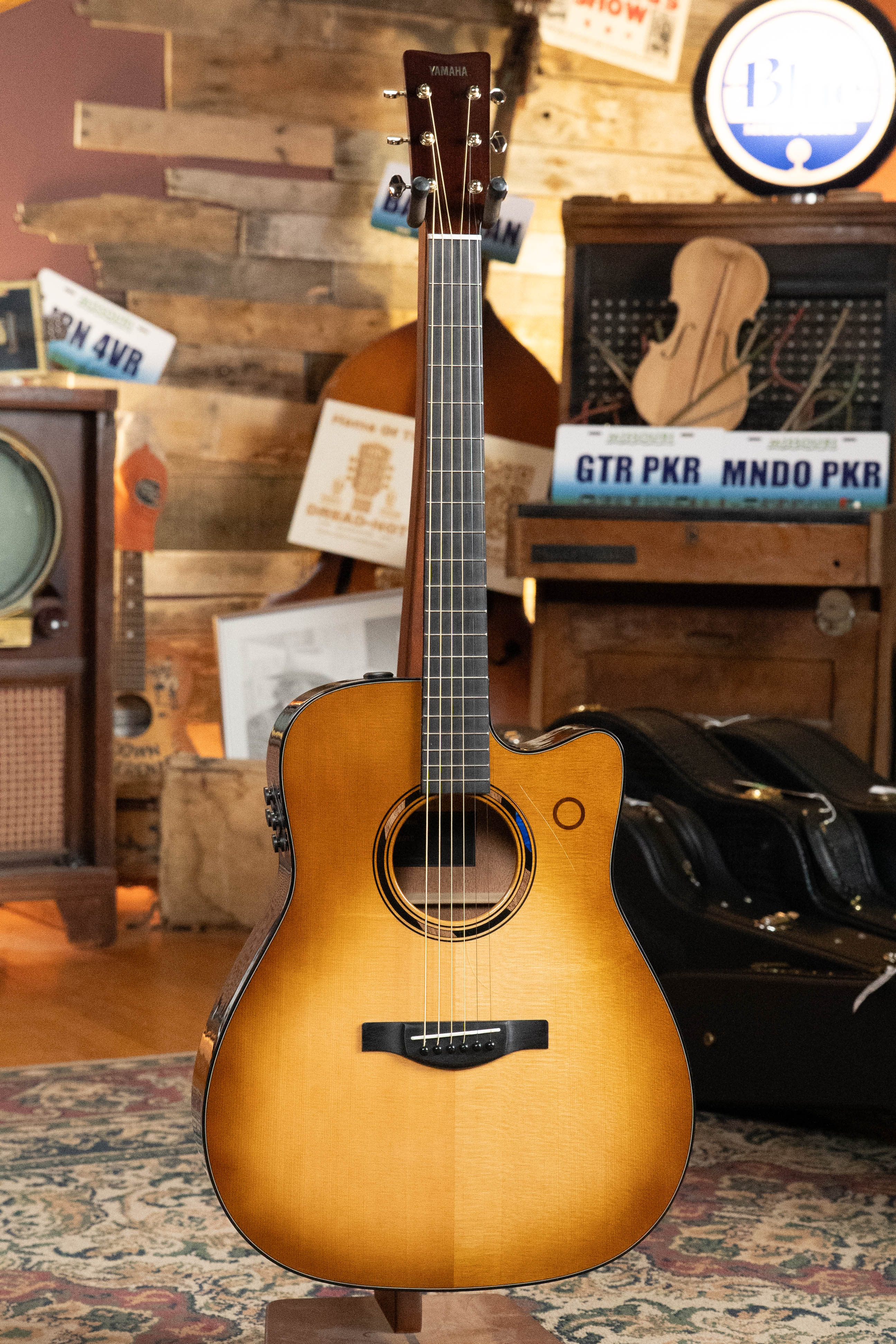 Yamaha TAG3C-SDB Sitka/Mahogany Sandburst Dreadnought Guitar w/the NEWEST TransAcoustic System #0760