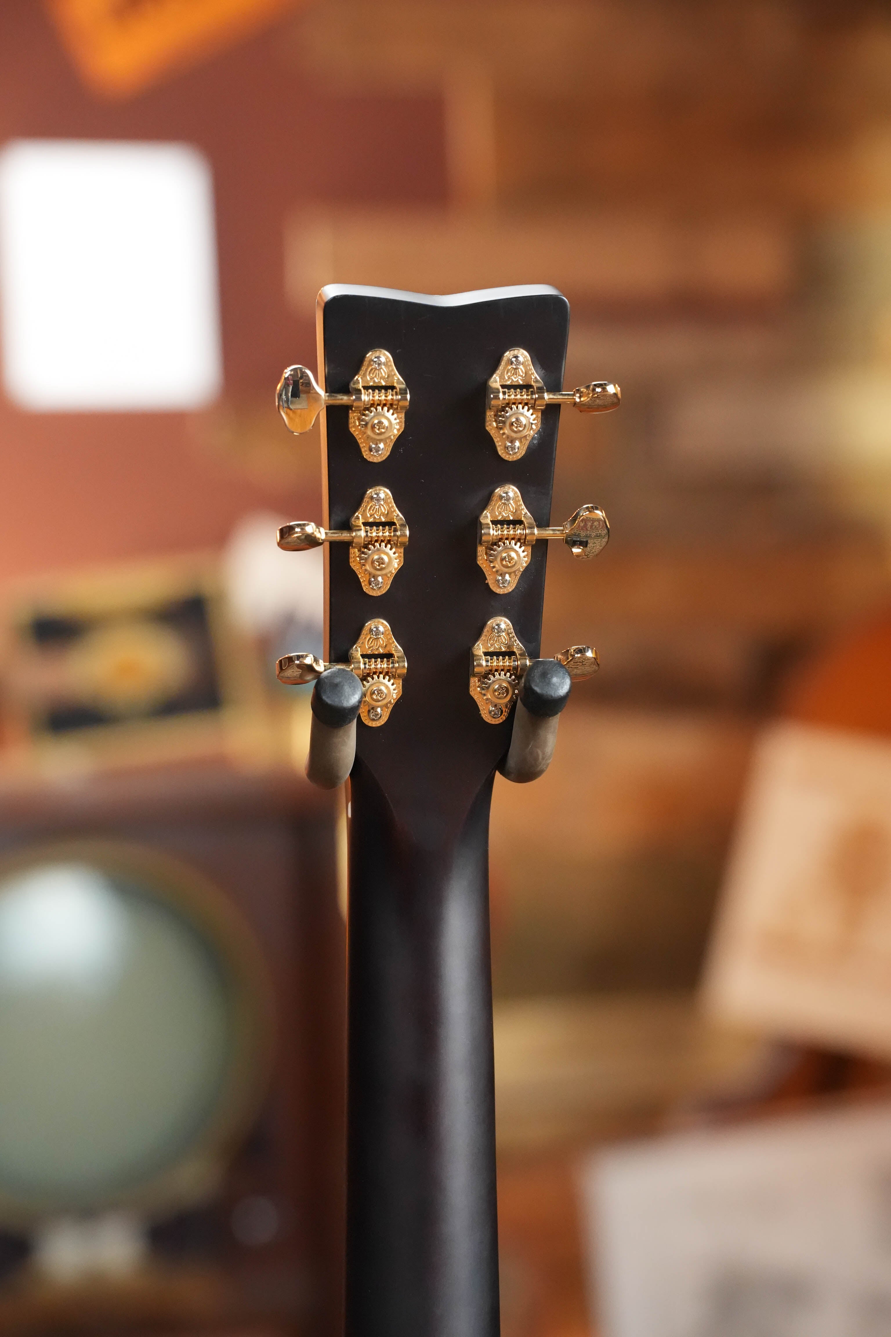 Yamaha TAS3C-SBD Sitka/Mahogany Sandburst Concert Guitar w/the NEWEST TransAcoustic System #0251