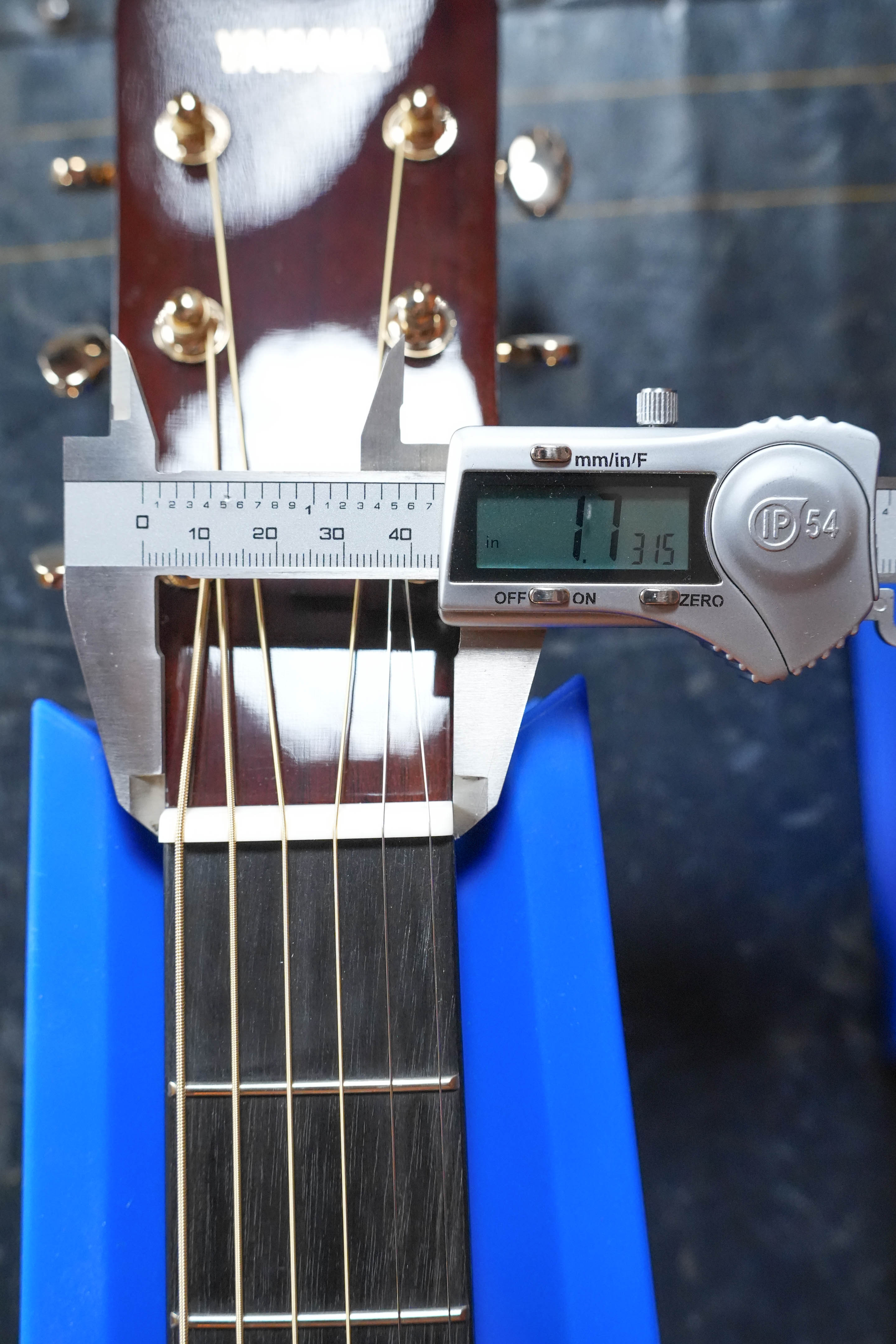 Yamaha TAS3C-SBD Sitka/Mahogany Sandburst Concert Guitar w/the NEWEST TransAcoustic System #0251