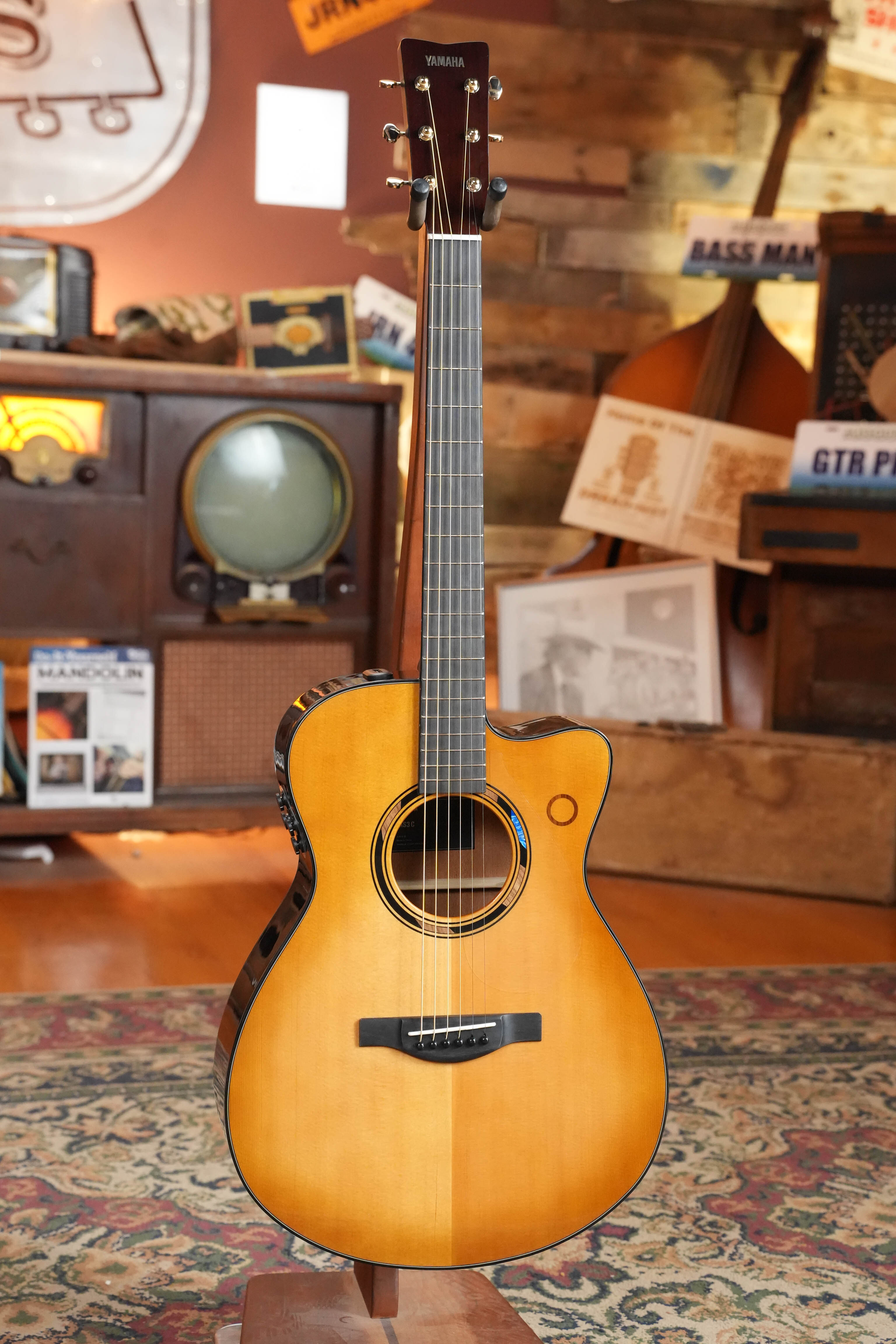 Yamaha TAS3C-SBD Sitka/Mahogany Sandburst Concert Guitar w/the NEWEST TransAcoustic System #0251