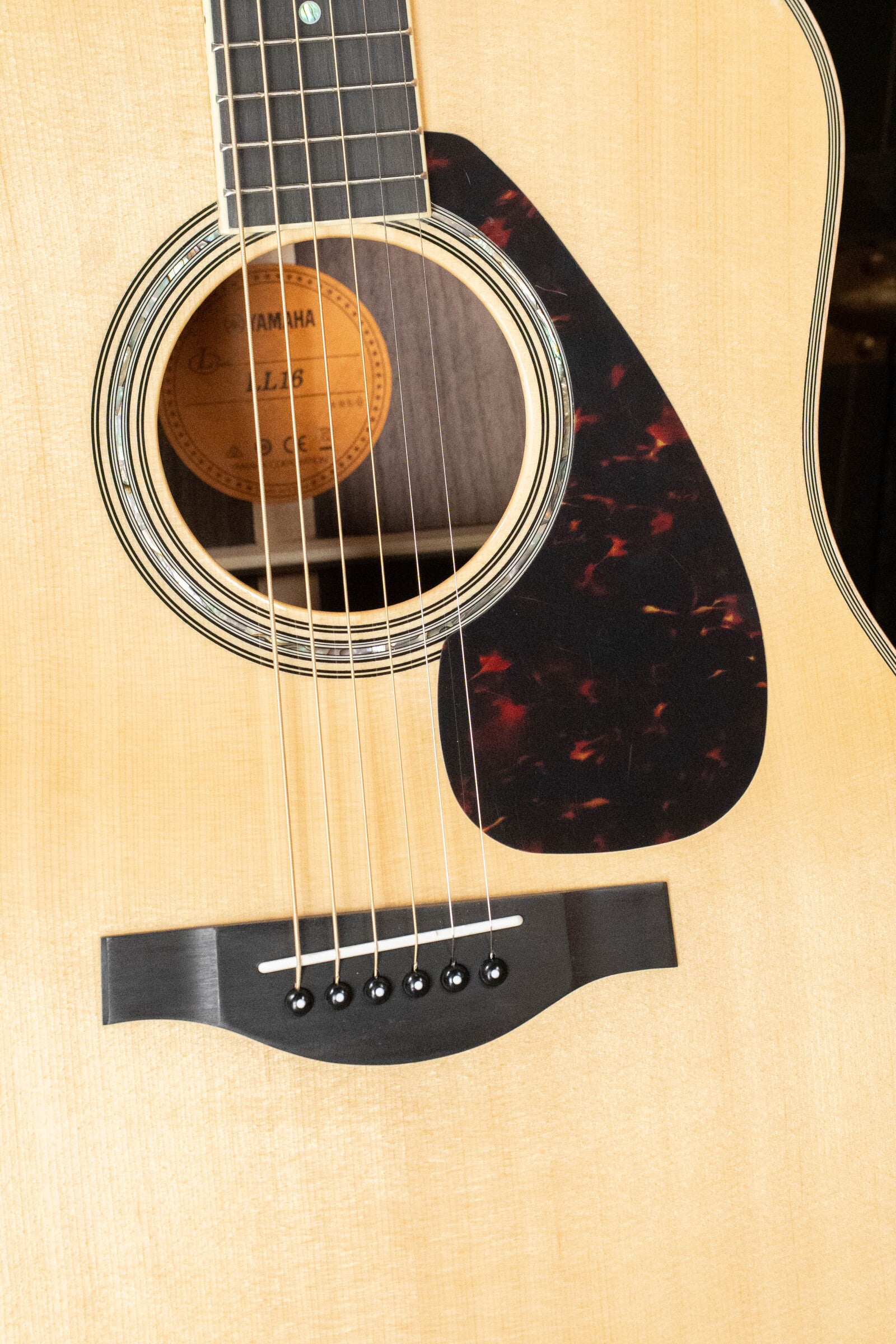 Yamaha LL16 ARE LL Series Engelmann/Rosewood Original Jumbo Acoustic Guitar w/ SRT Zero Impact Pickup #0545
