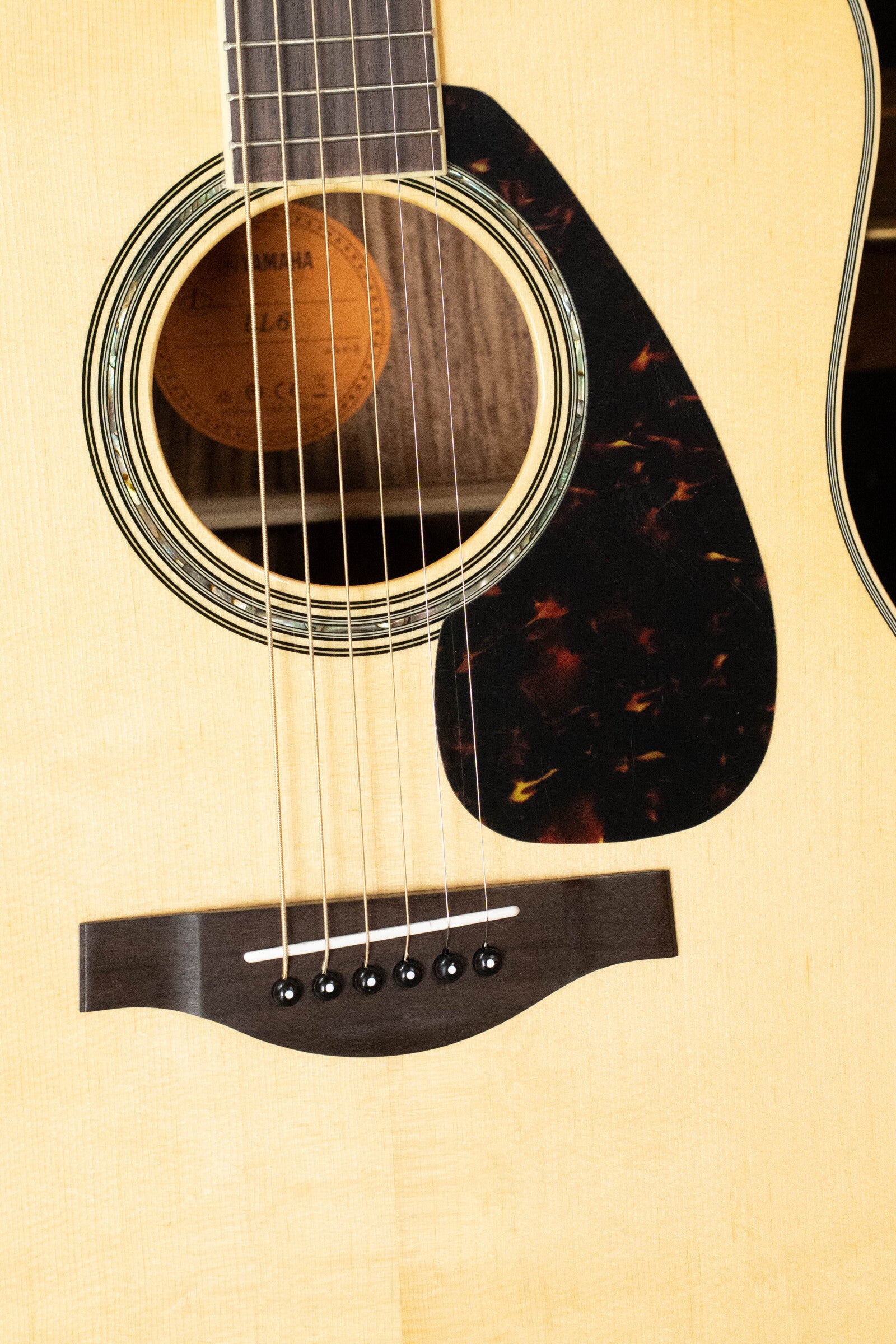 Yamaha LL6 Natural ARE Engelmann/Rosewood Dreadnought Guitar w/SRT Piezo Pickup #0591
