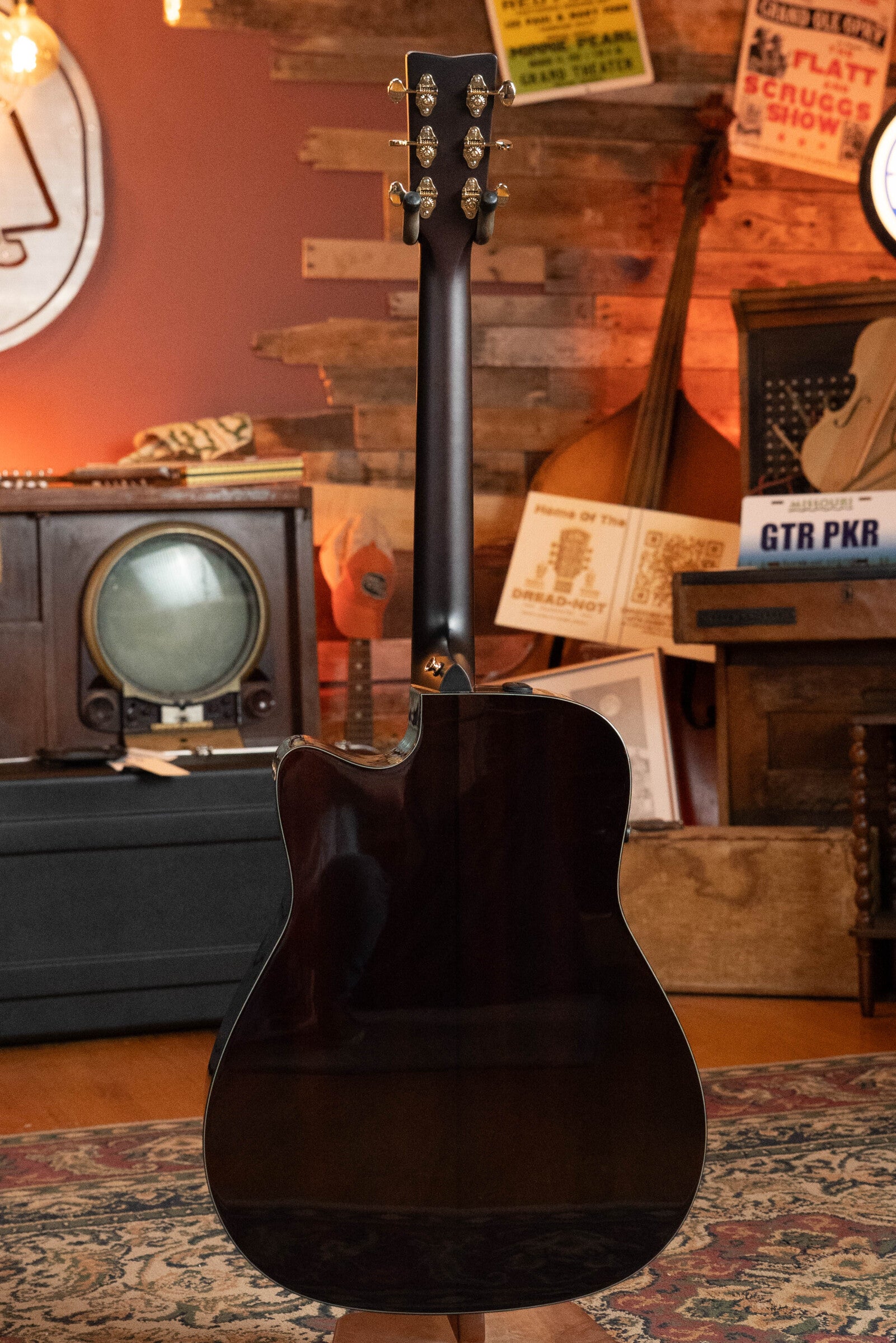 Yamaha TAG3C-NT Sitka/Mahogany Natural Dreadnought Guitar w/the NEWEST TransAcoustic System #0586