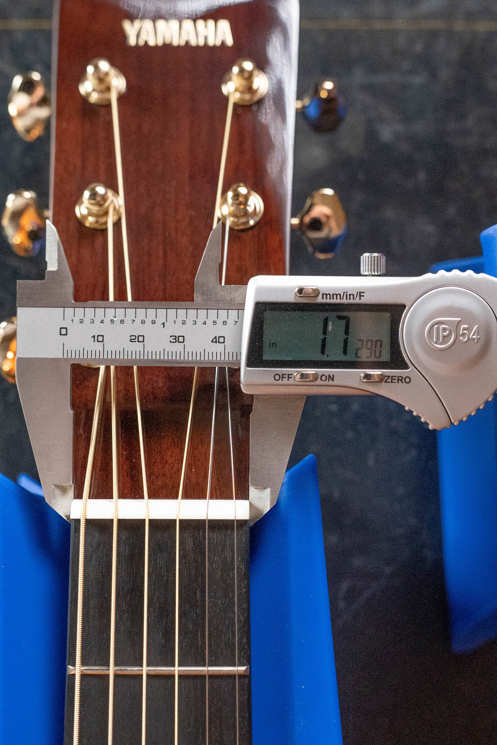 Yamaha TAG3C-SDB Sitka/Mahogany Sandburst Dreadnought Guitar w/the NEWEST TransAcoustic System #0403